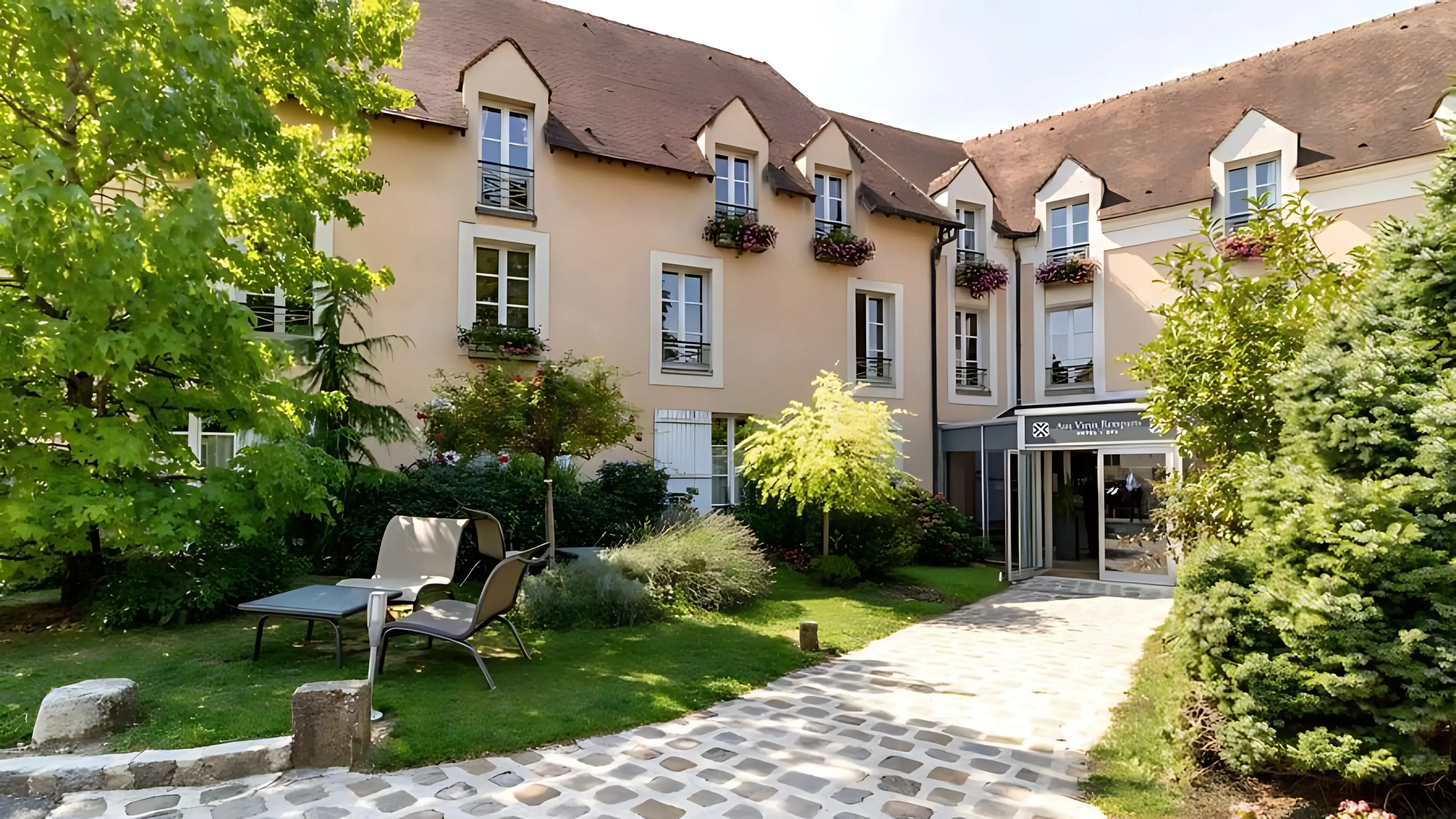 Hôtel Aux Vieux Remparts 35