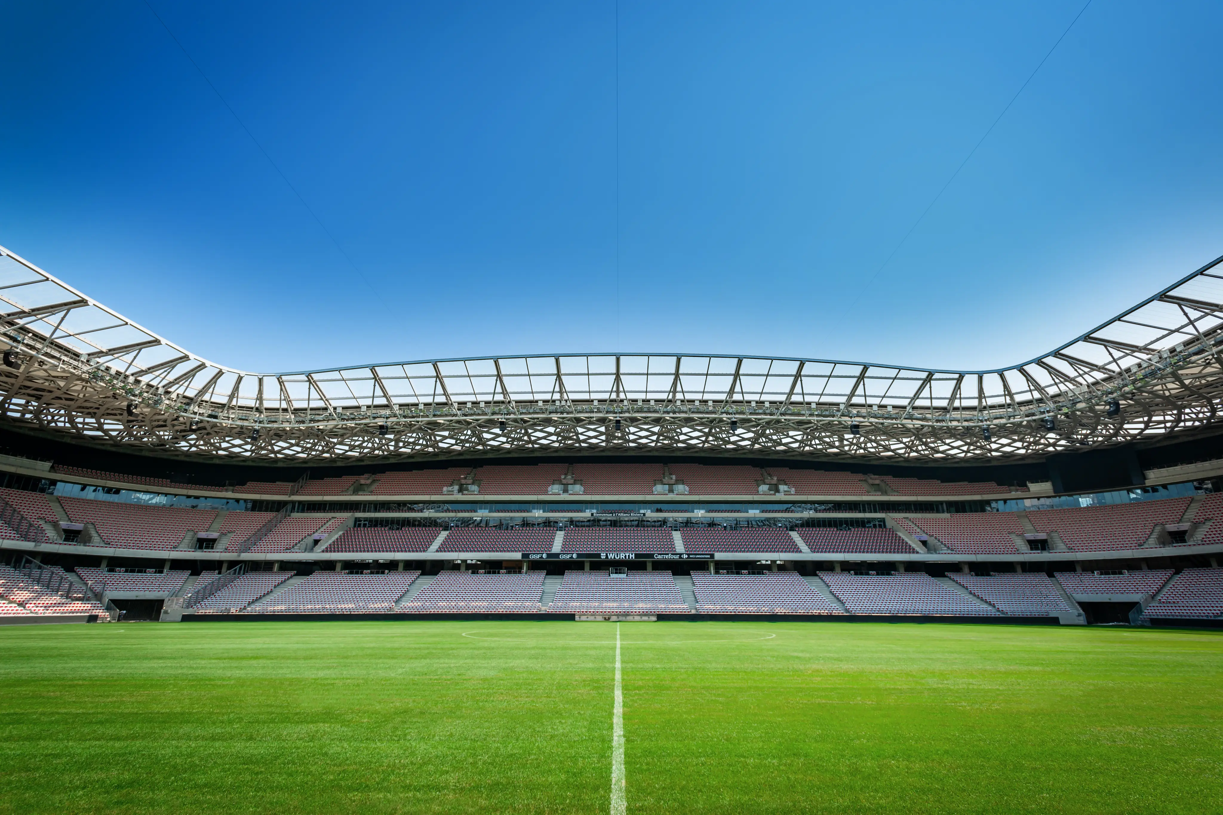 Allianz Riviera 8
