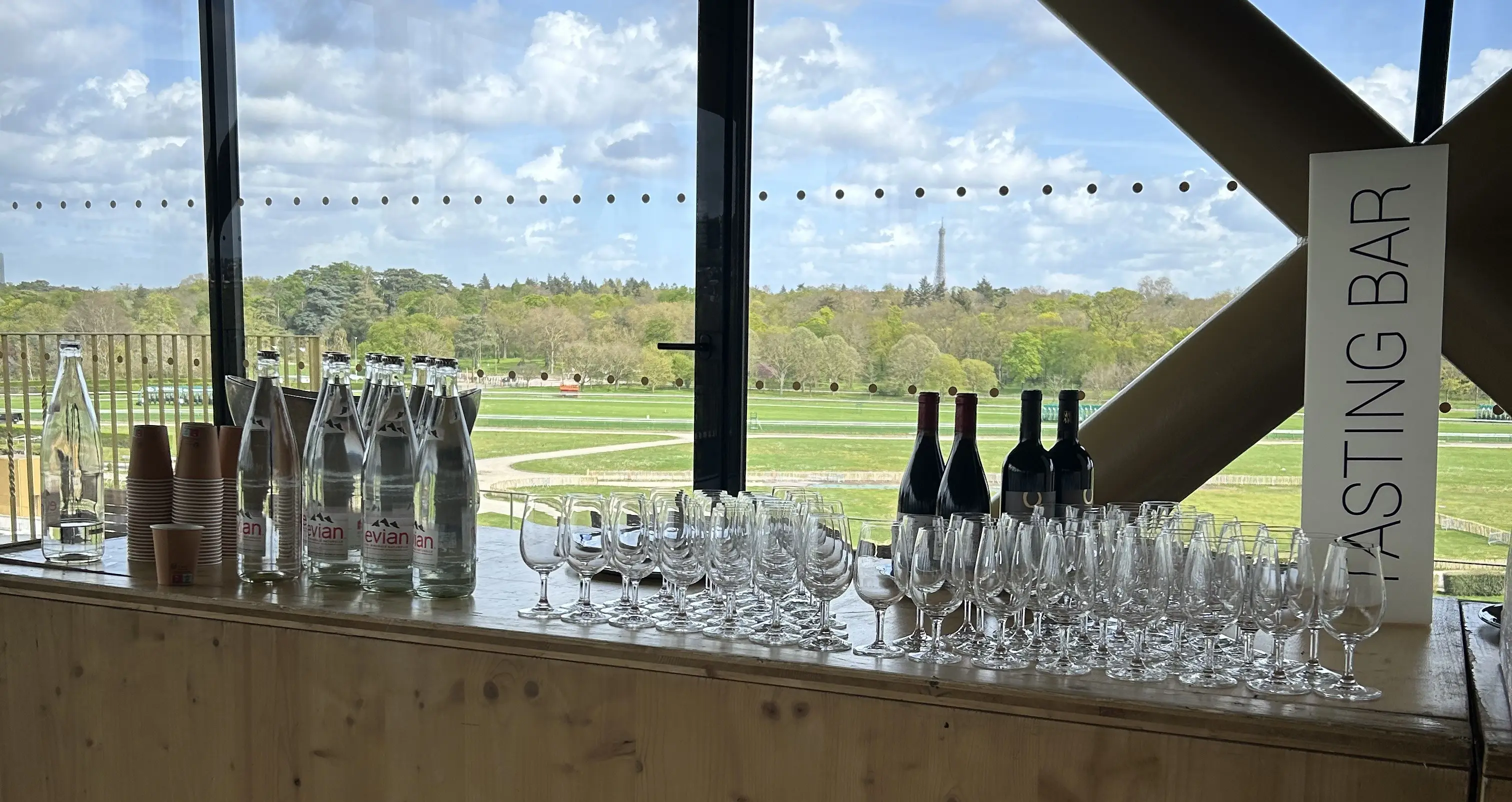 Bar de dégustation de grand vin 6