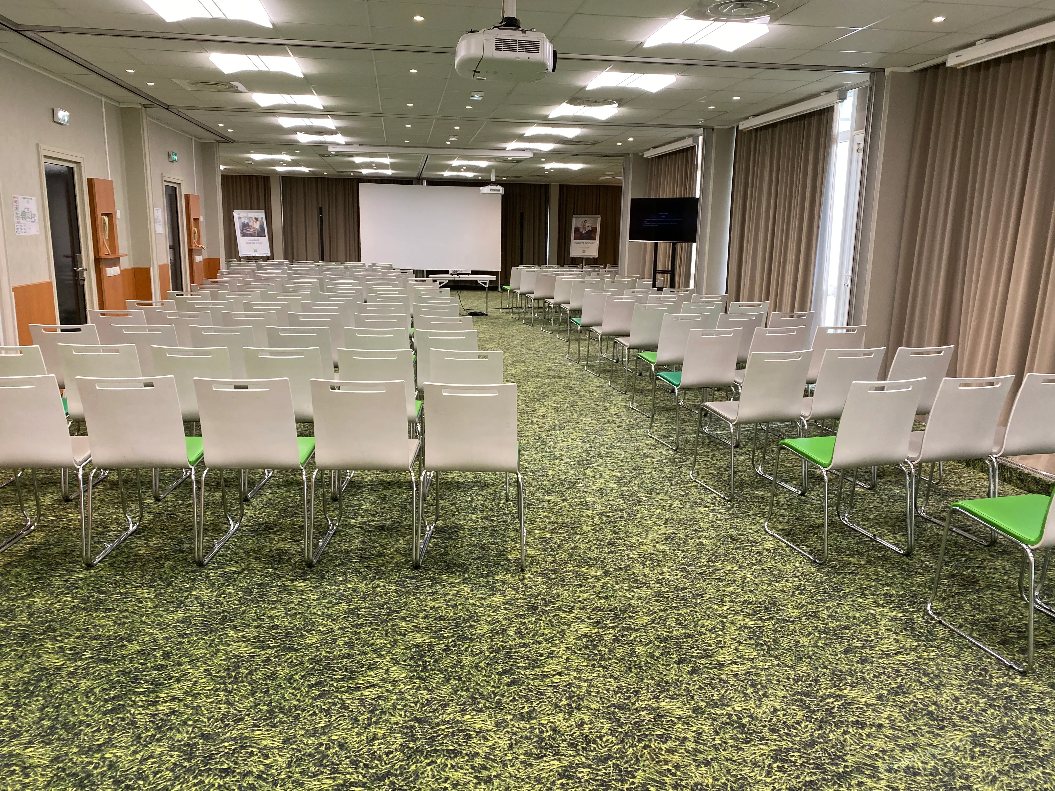 Hôtel IBIS Styles Marseille Aéroport 3