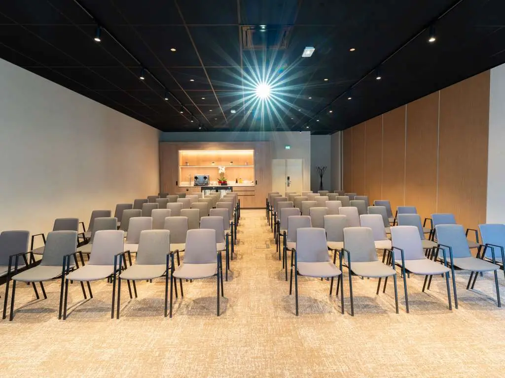 Novotel Angers Lac de Maine 2