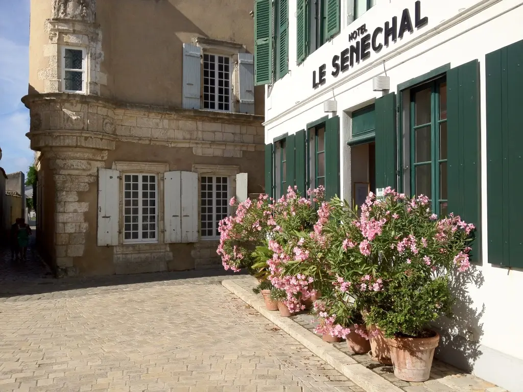 Hôtel Le Sénéchal 12