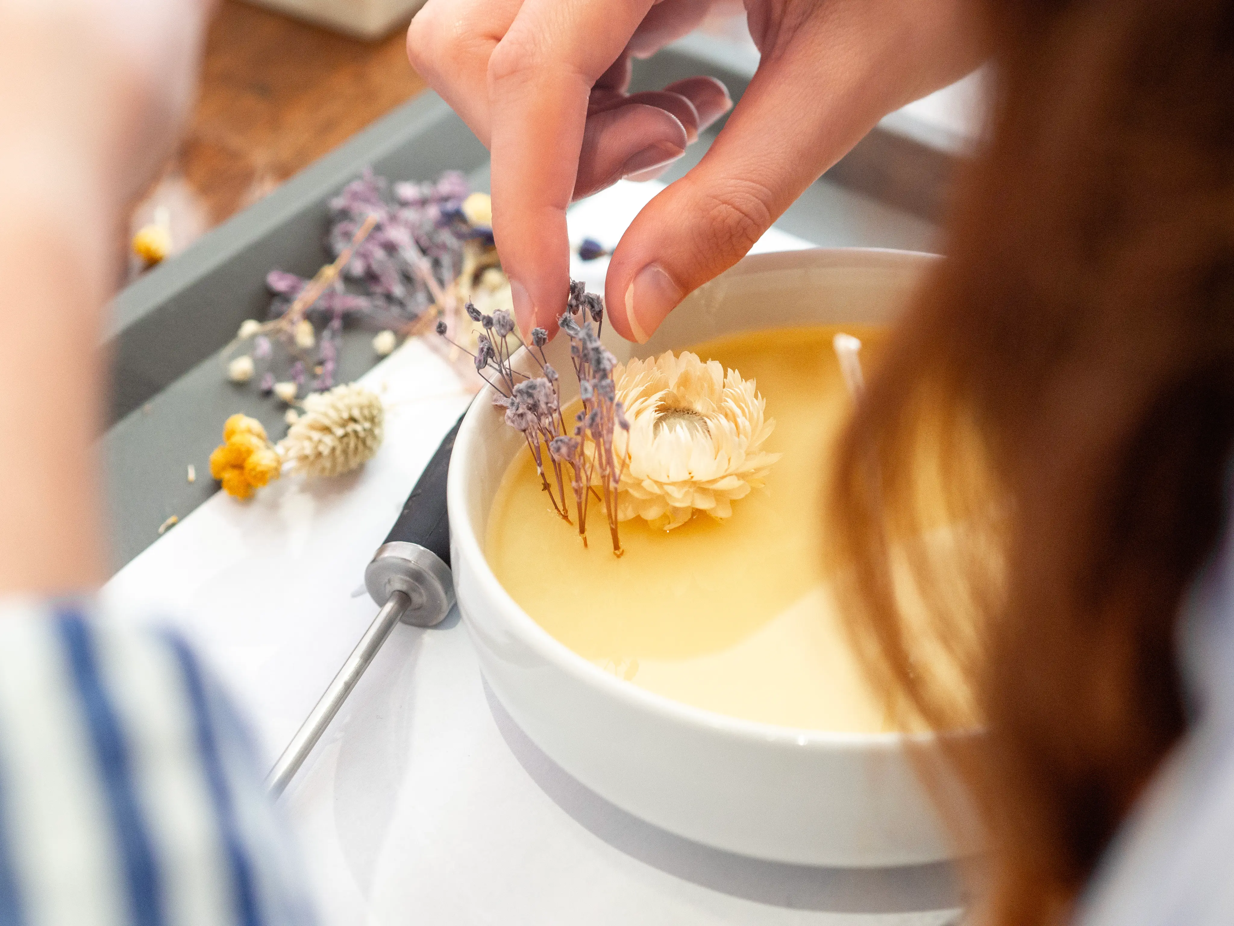 Atelier DIY : fabriquez votre bougie fleurie