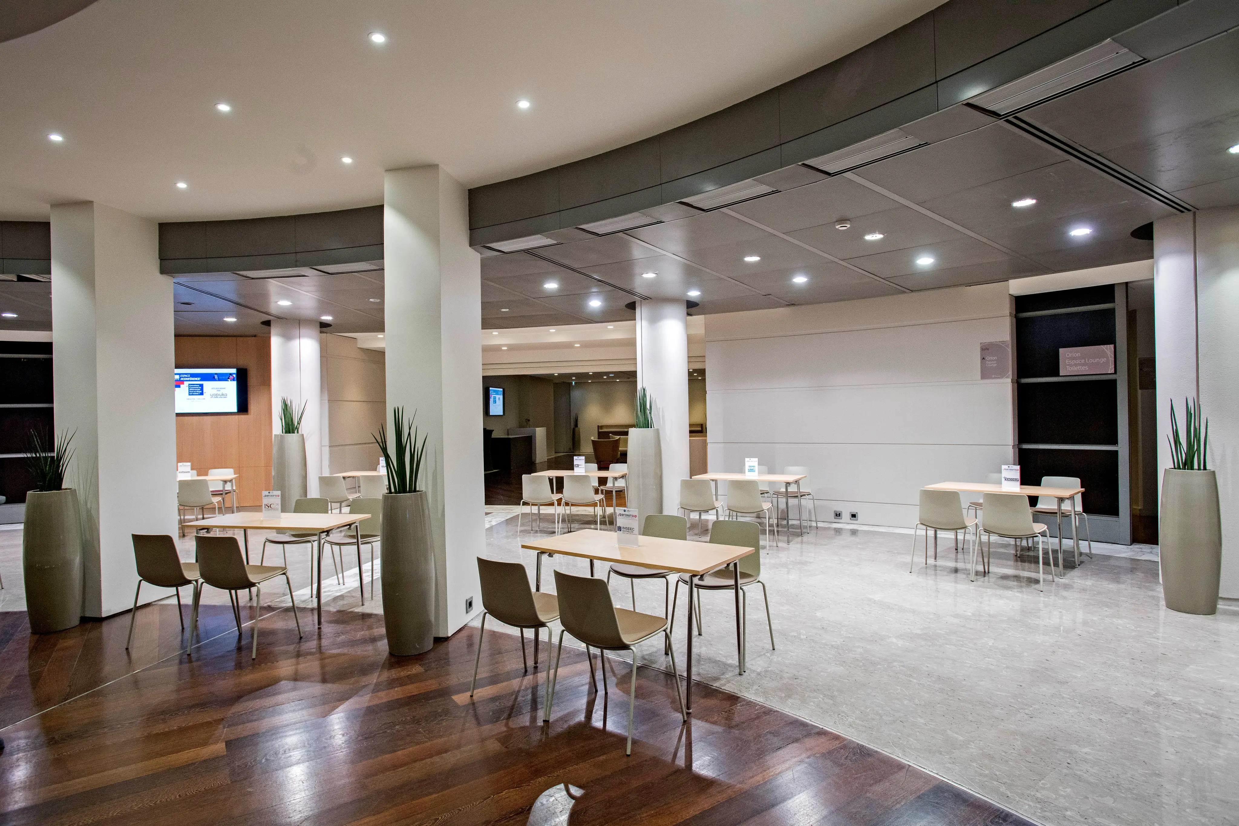 Etoile Business Center 20