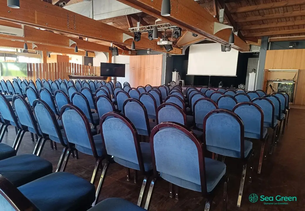 Domaine Hotelier Les Grenettes 30