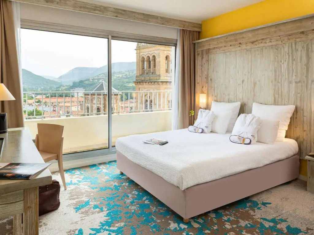 International Hôtel - Ibis*** et Mercure****