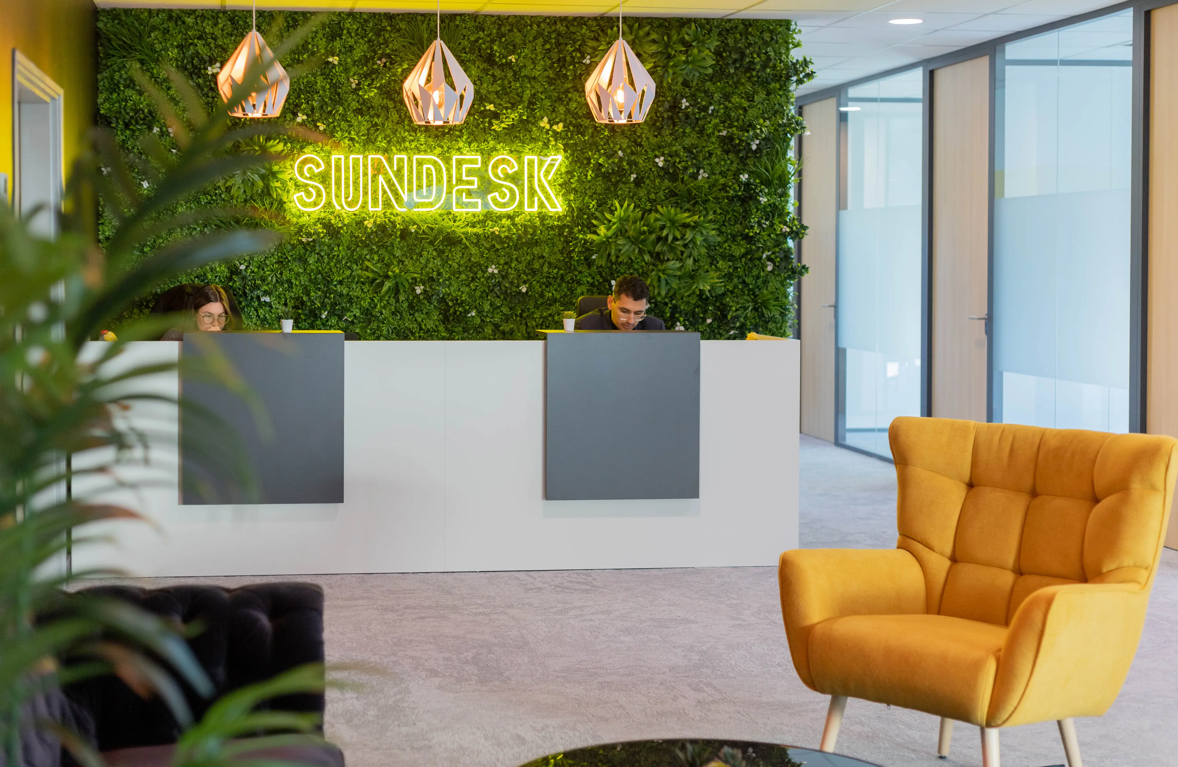 Sundesk Emerald Square Biot 5
