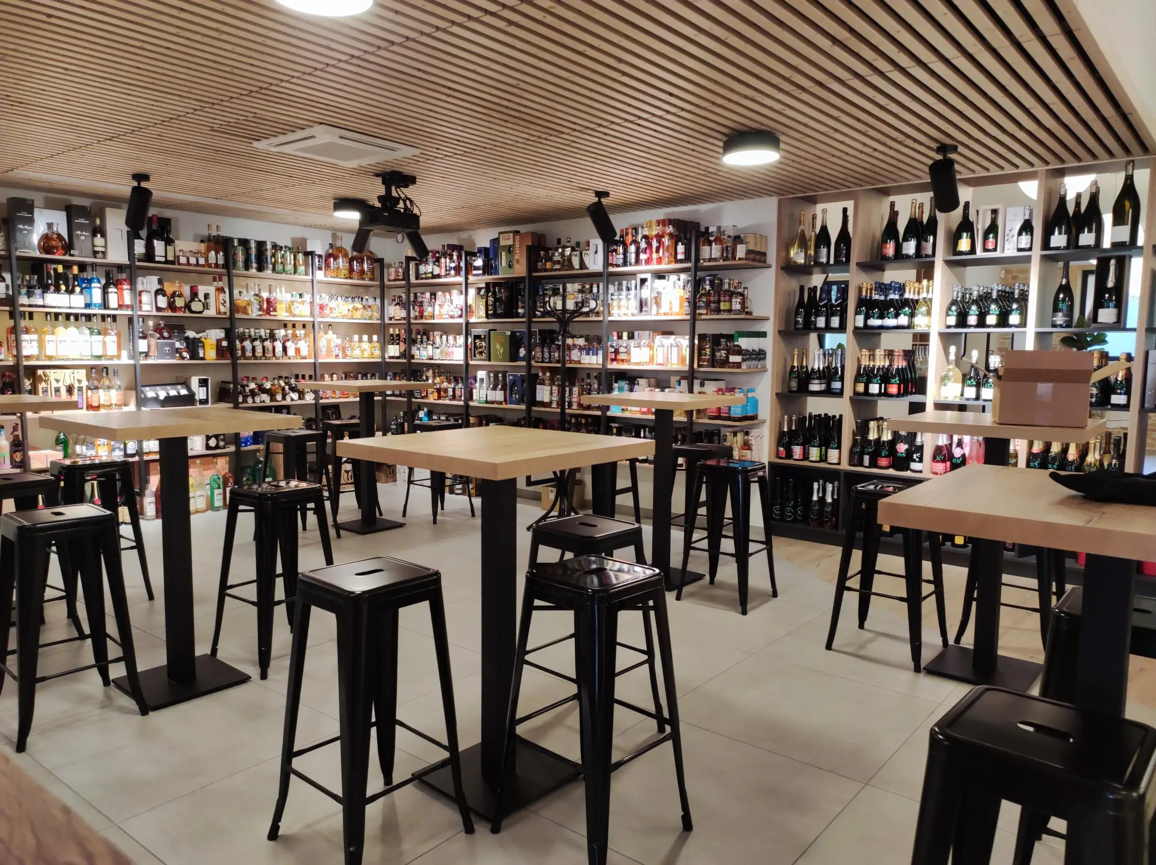Salle Parlons Vins 12