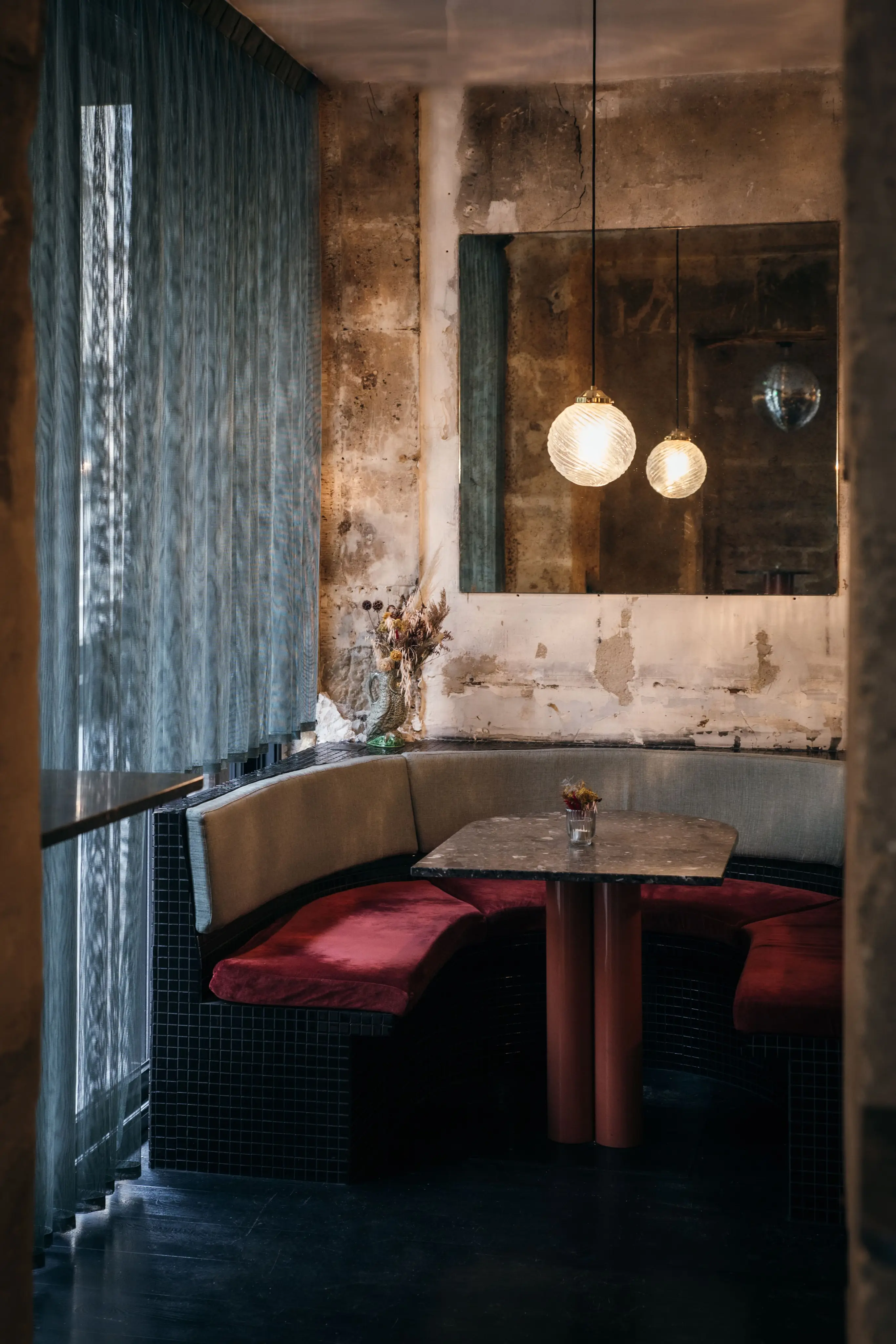 Bar Divine 3