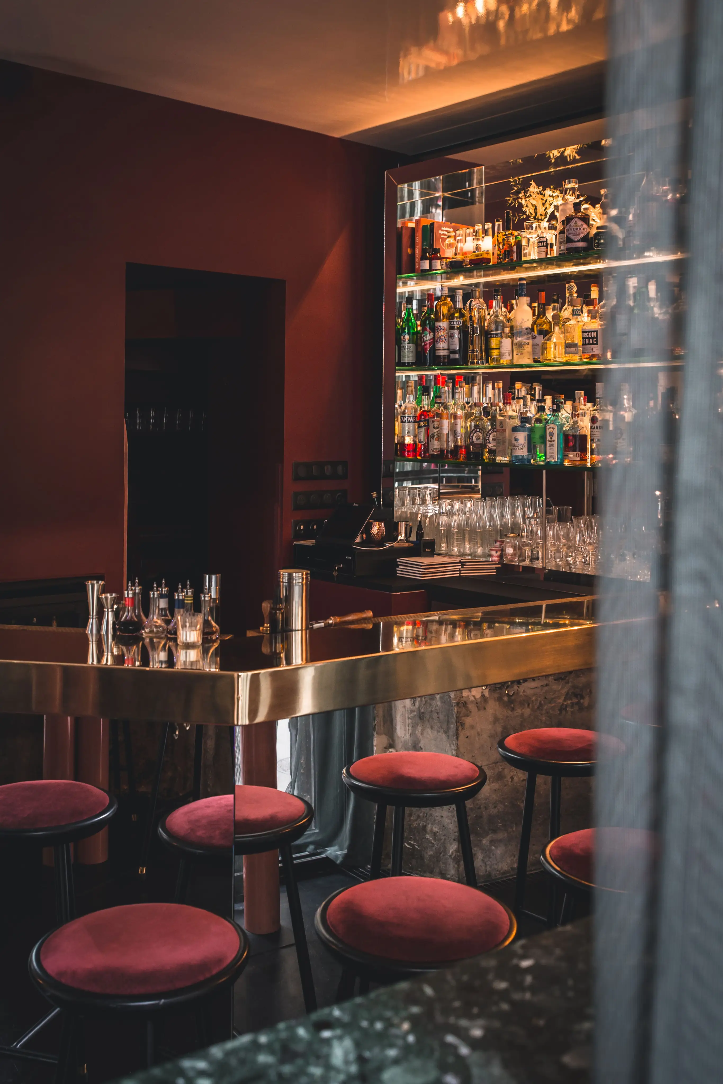 Bar Divine 4