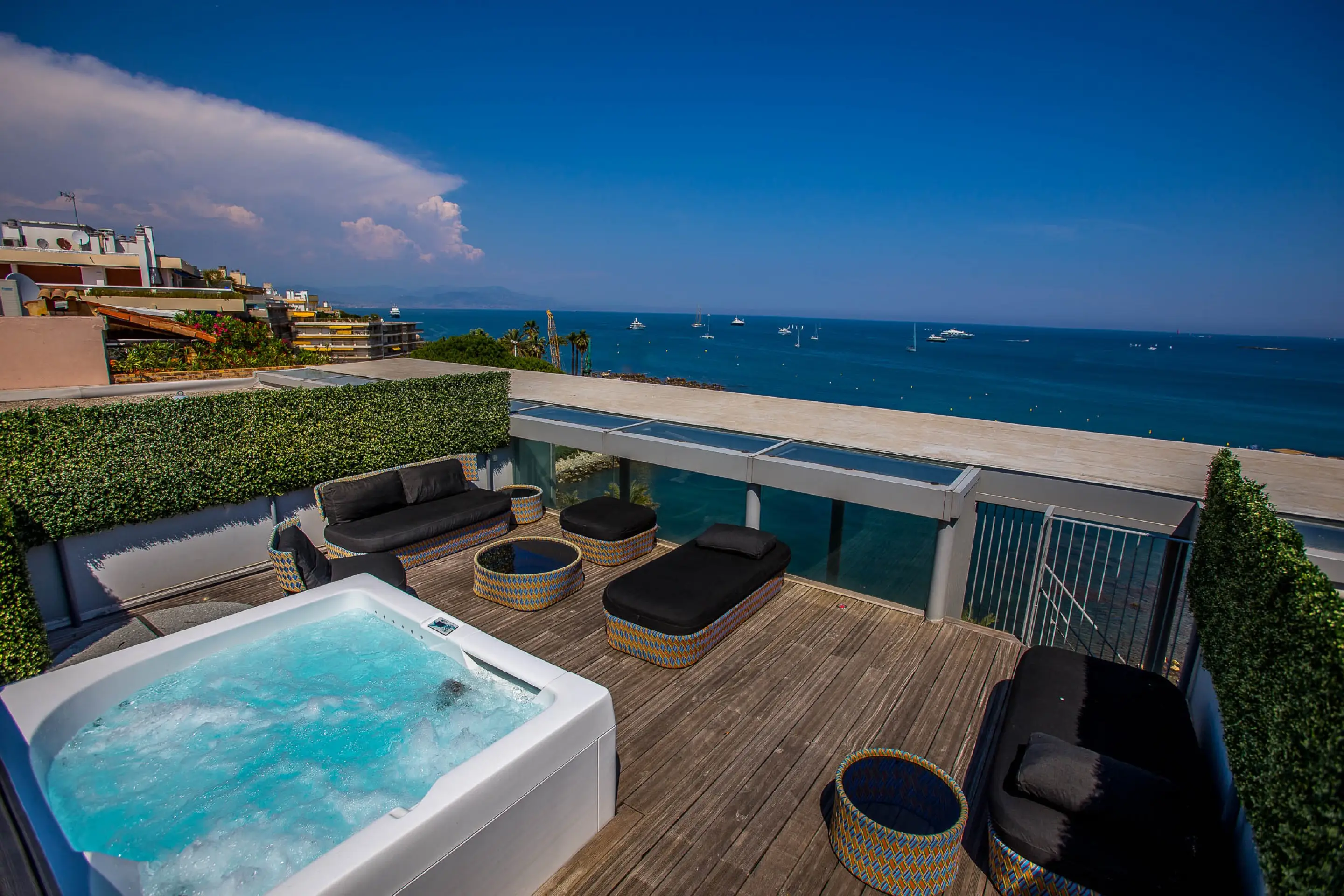 ROYAL ANTIBES**** 7