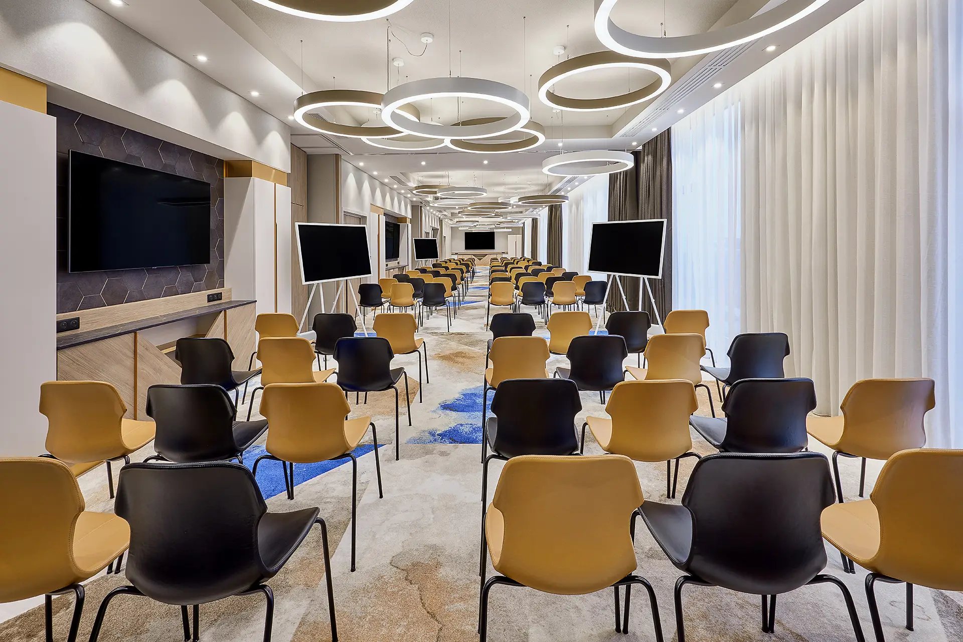 AC Hotel by Marriott Strasbourg 2