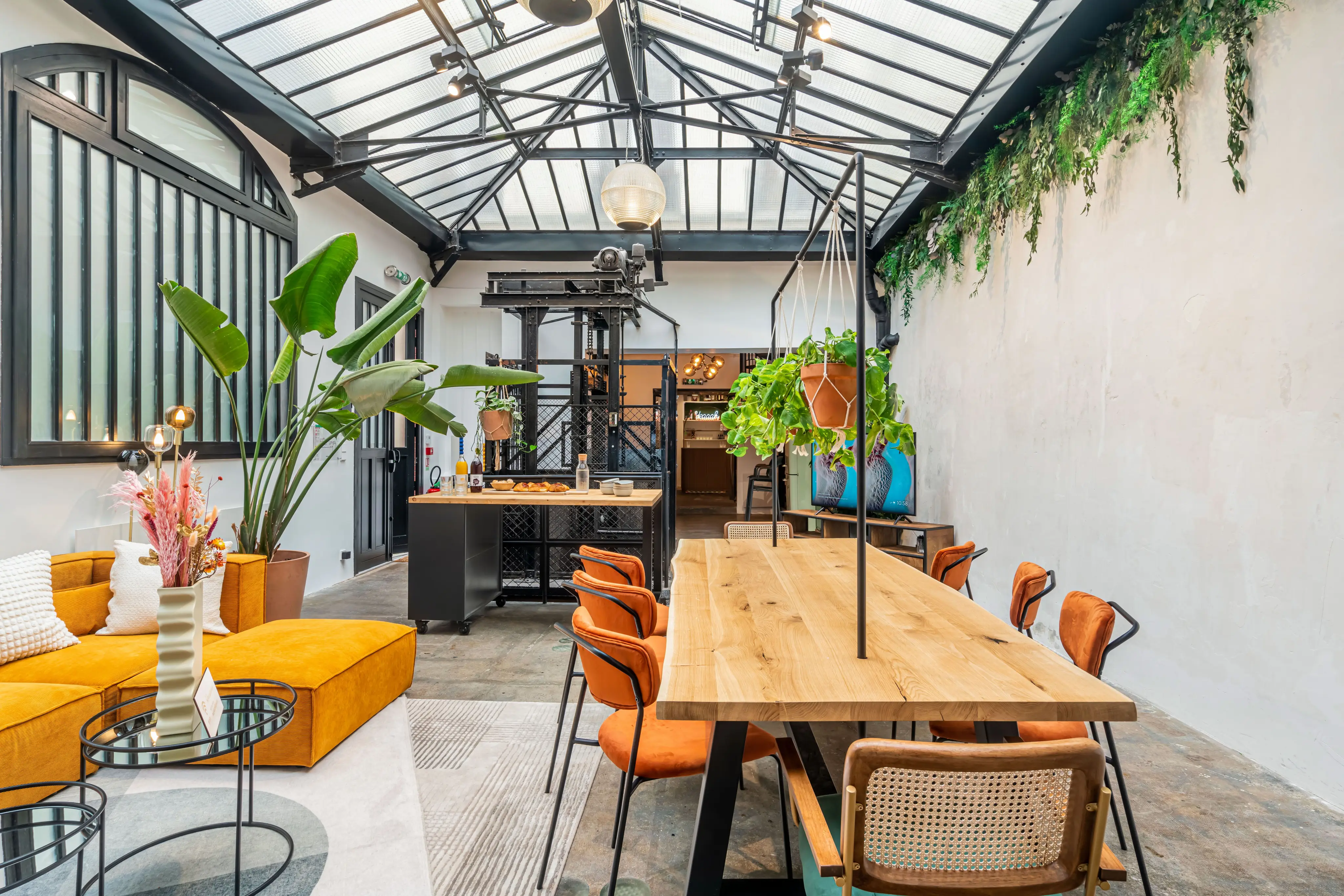 DAYOFF L'Usine 20