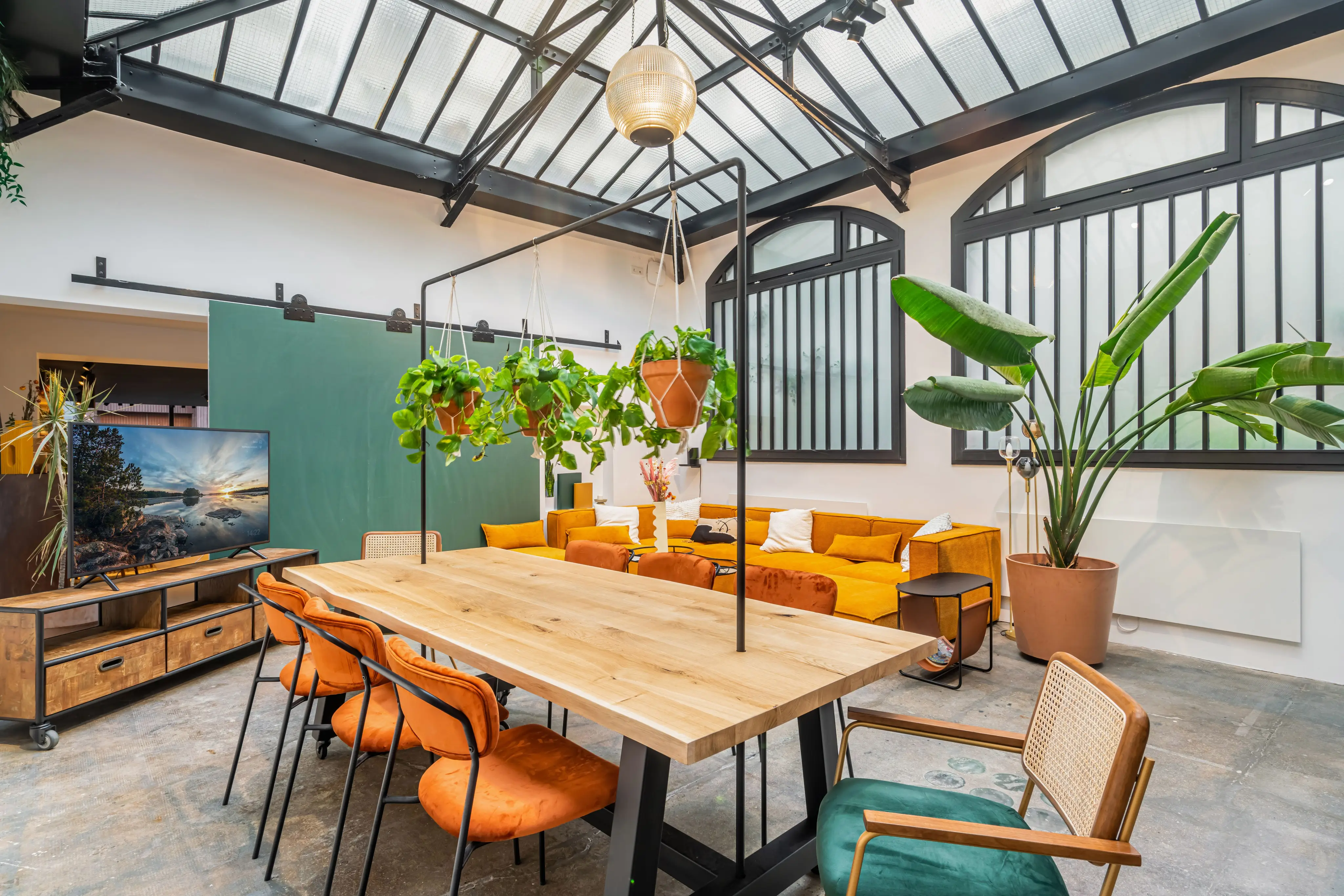 DAYOFF L'Usine 16