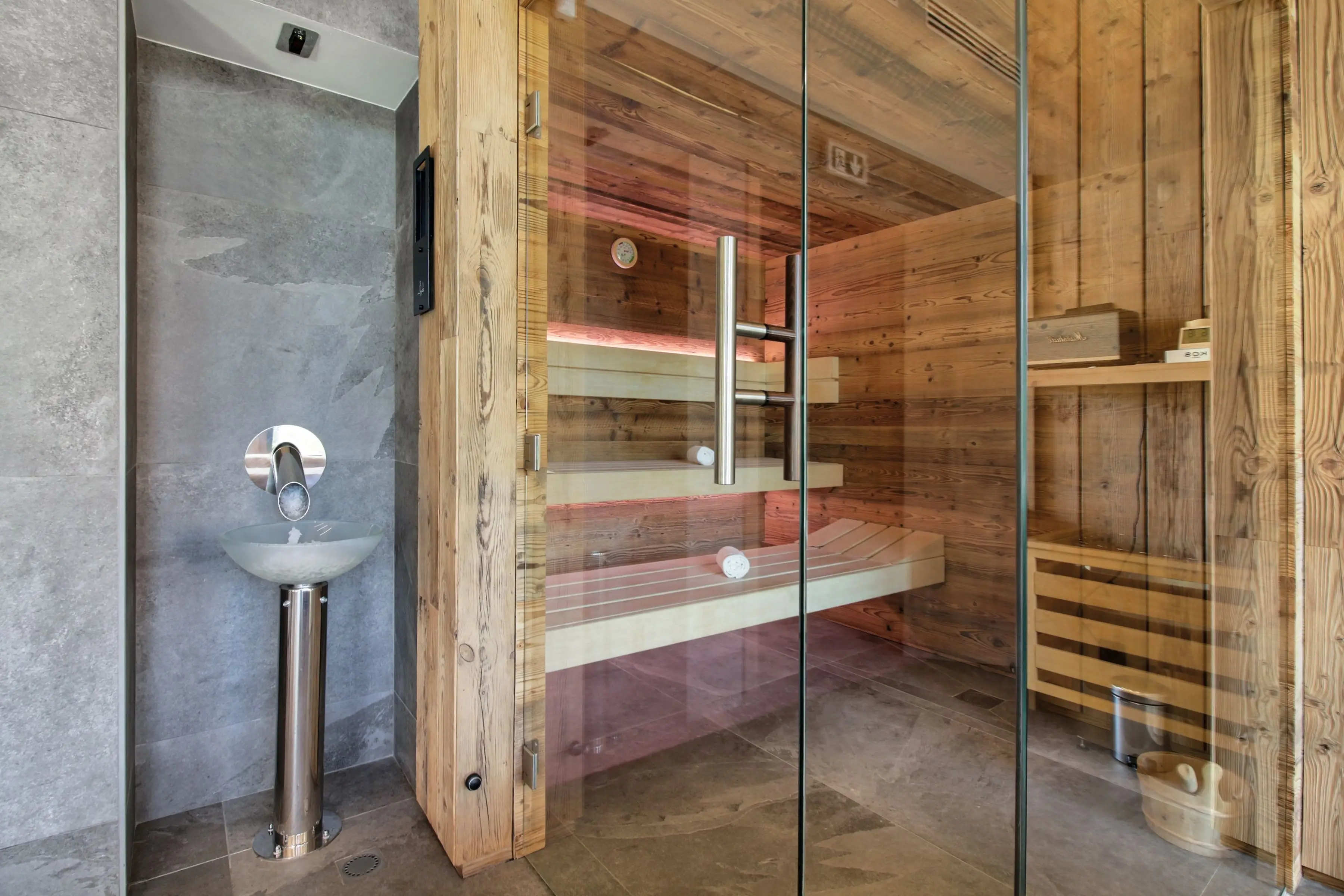 Pure Montagne Resort et Spa 12