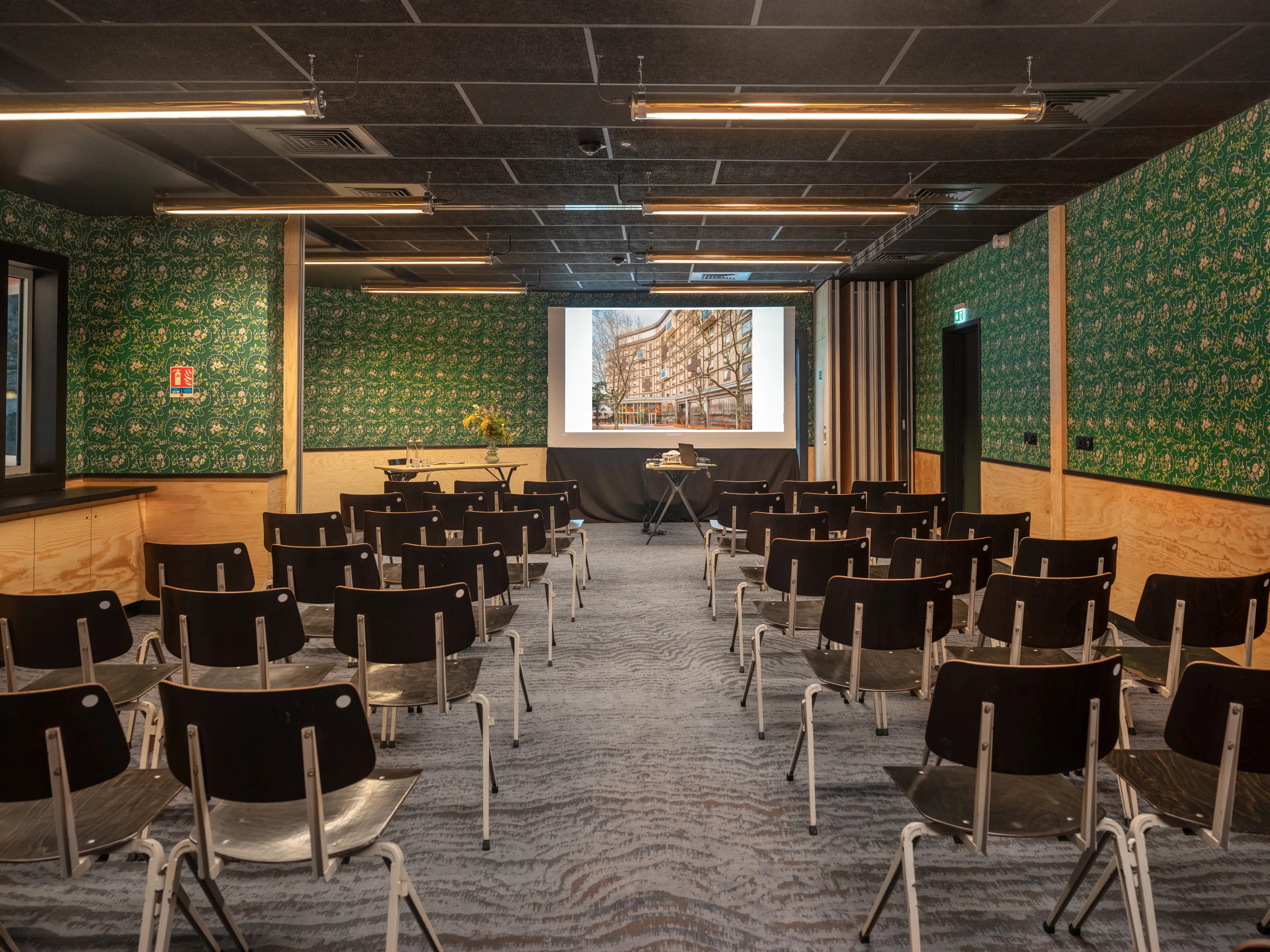 Eklo Hotel Paris Porte de Versailles 4