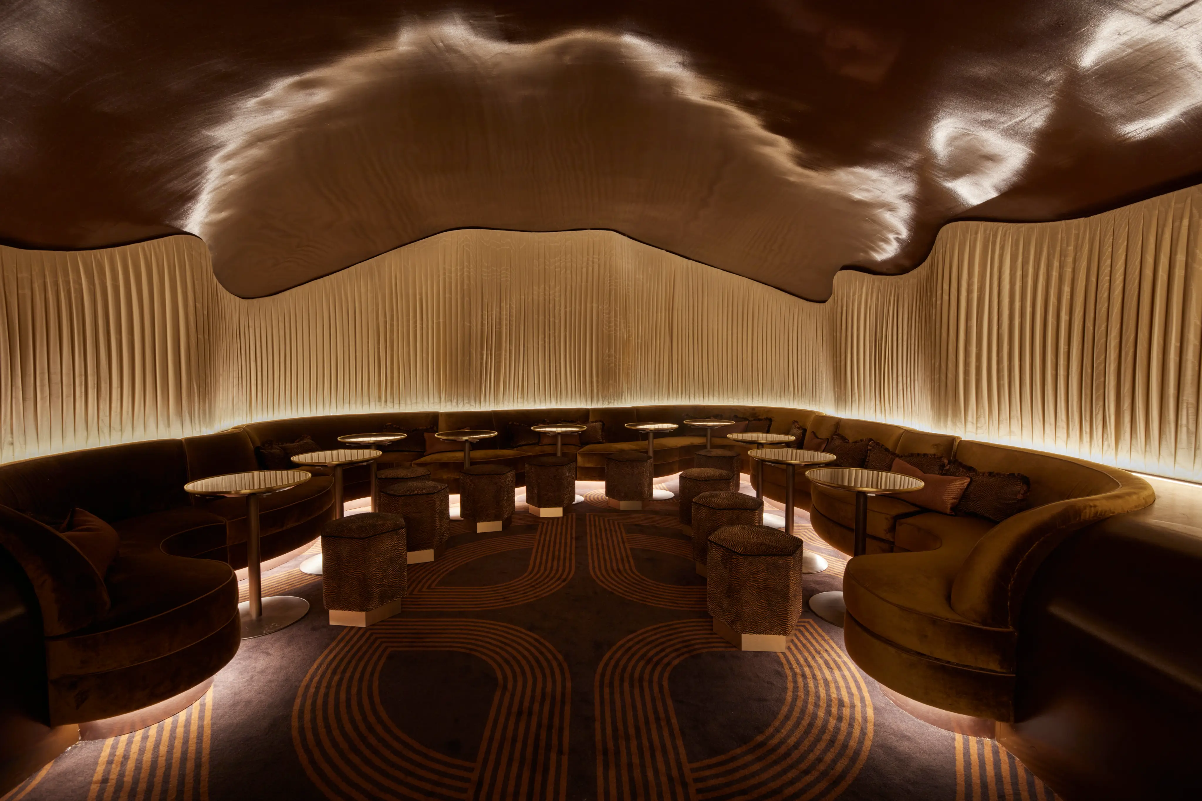 Hollywood Savoy 6