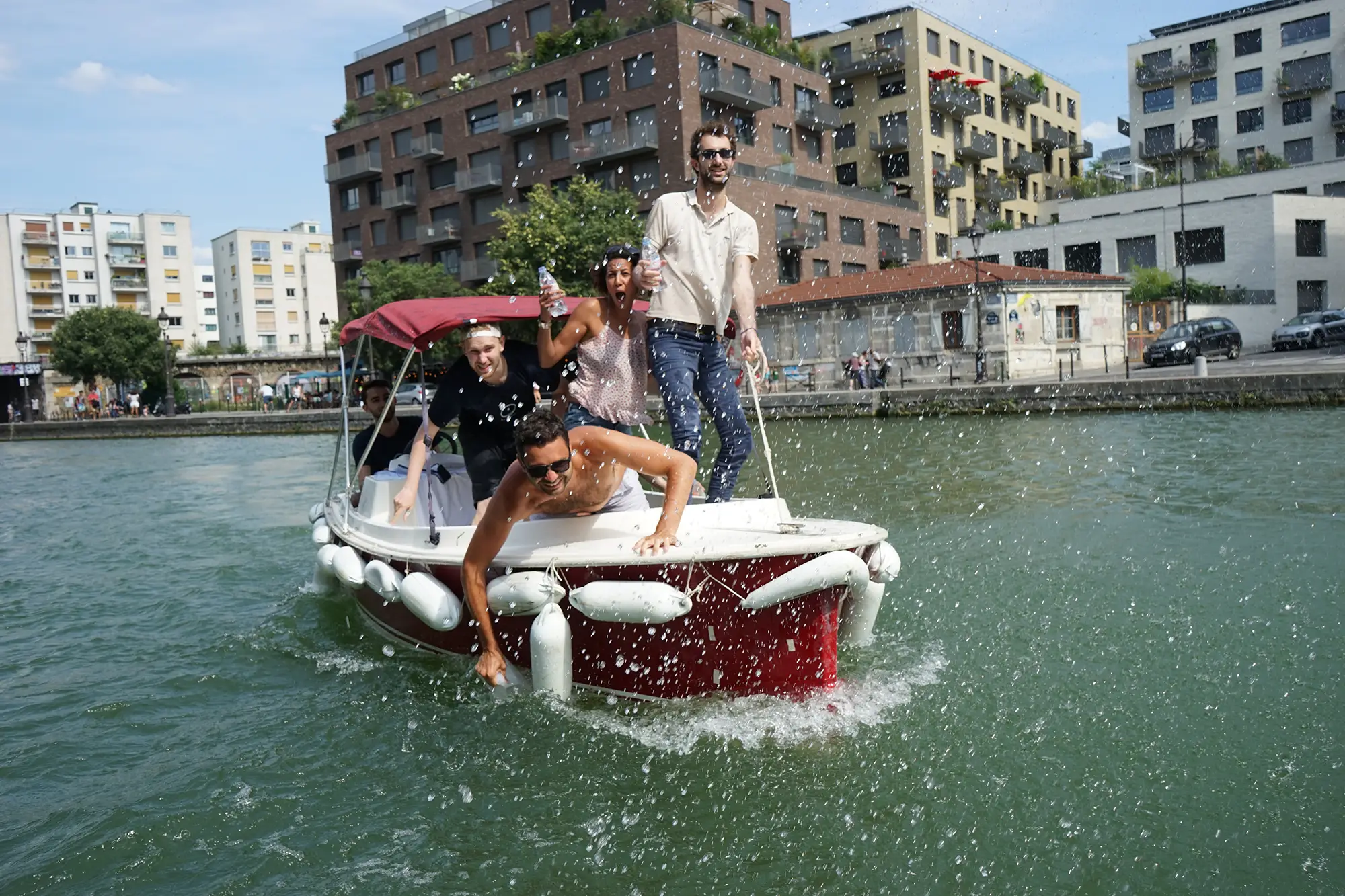 Chasse au trésor en bateau électrique sans permis à Boulogne sur la Seine 3