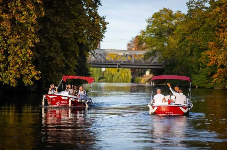 Chasse au Trésor en bateau électrique sans permis sur la Marne à Meaux 8