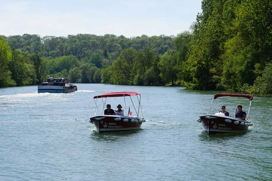 Chasse au Trésor en bateau électrique sans permis sur la Marne à Meaux 16