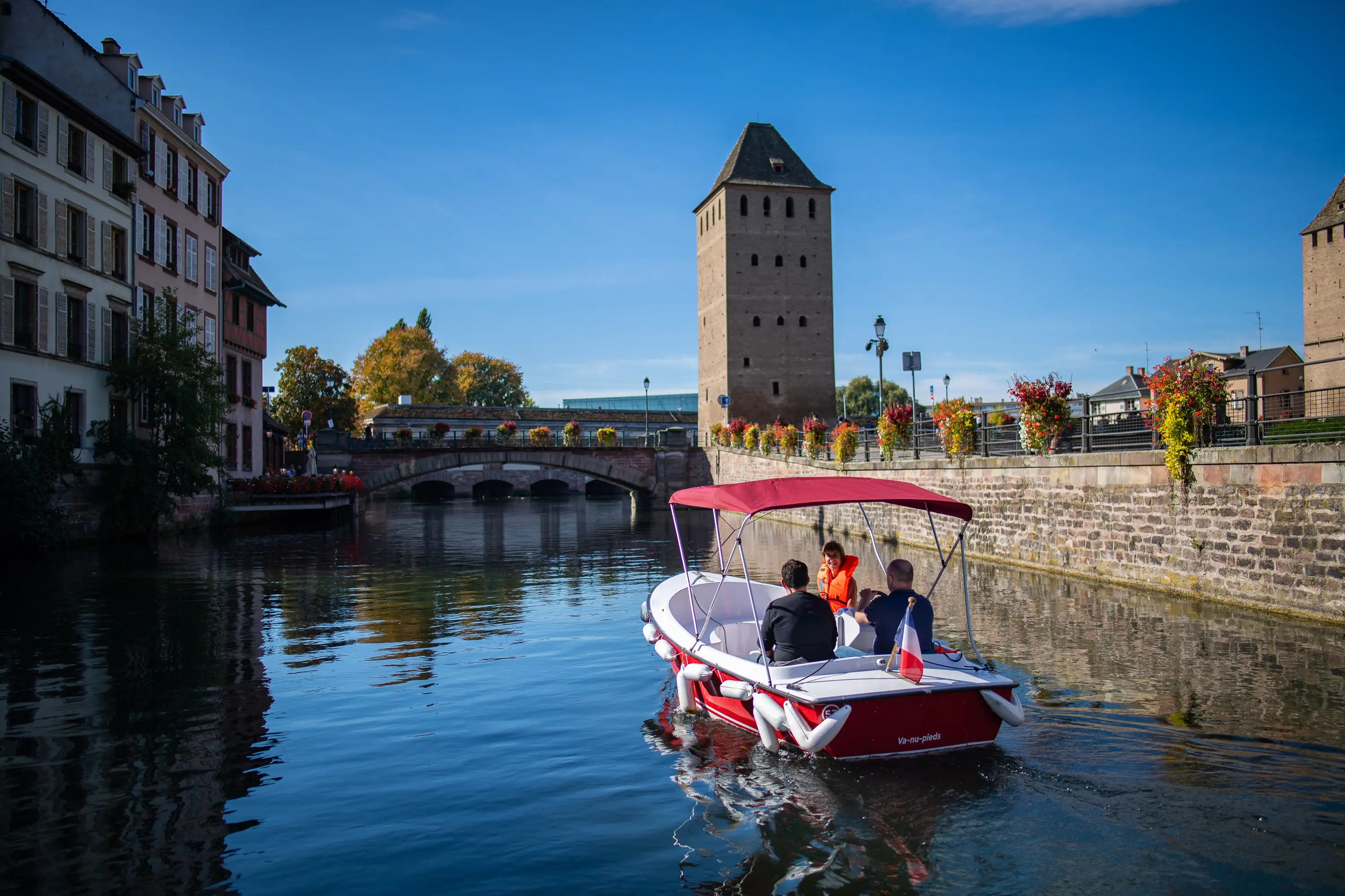 chasse au trésor en bateau électrique sans permis à Strasbourg au cœur de la PetiteFrance 19