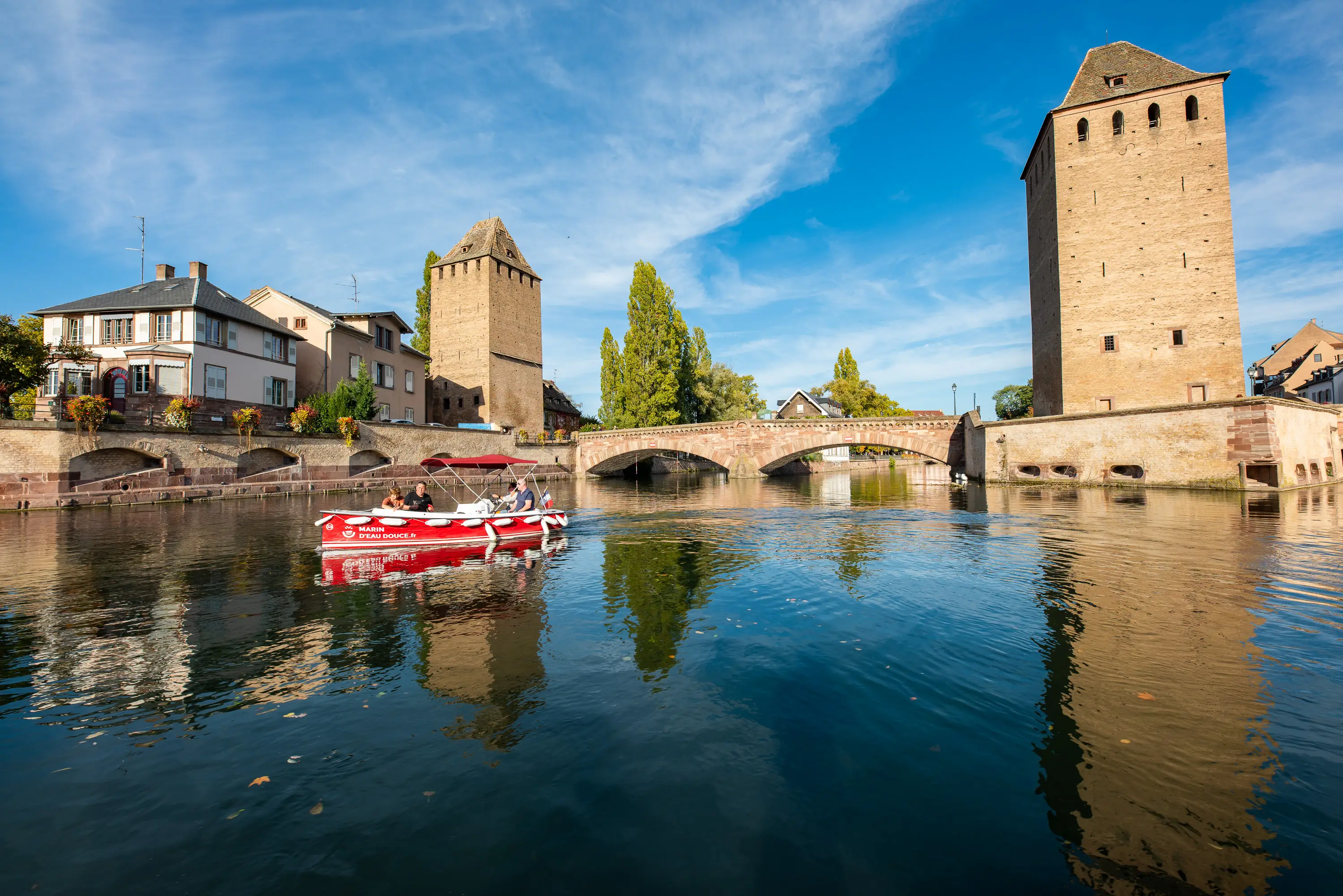 chasse au trésor en bateau électrique sans permis à Strasbourg au cœur de la PetiteFrance 25