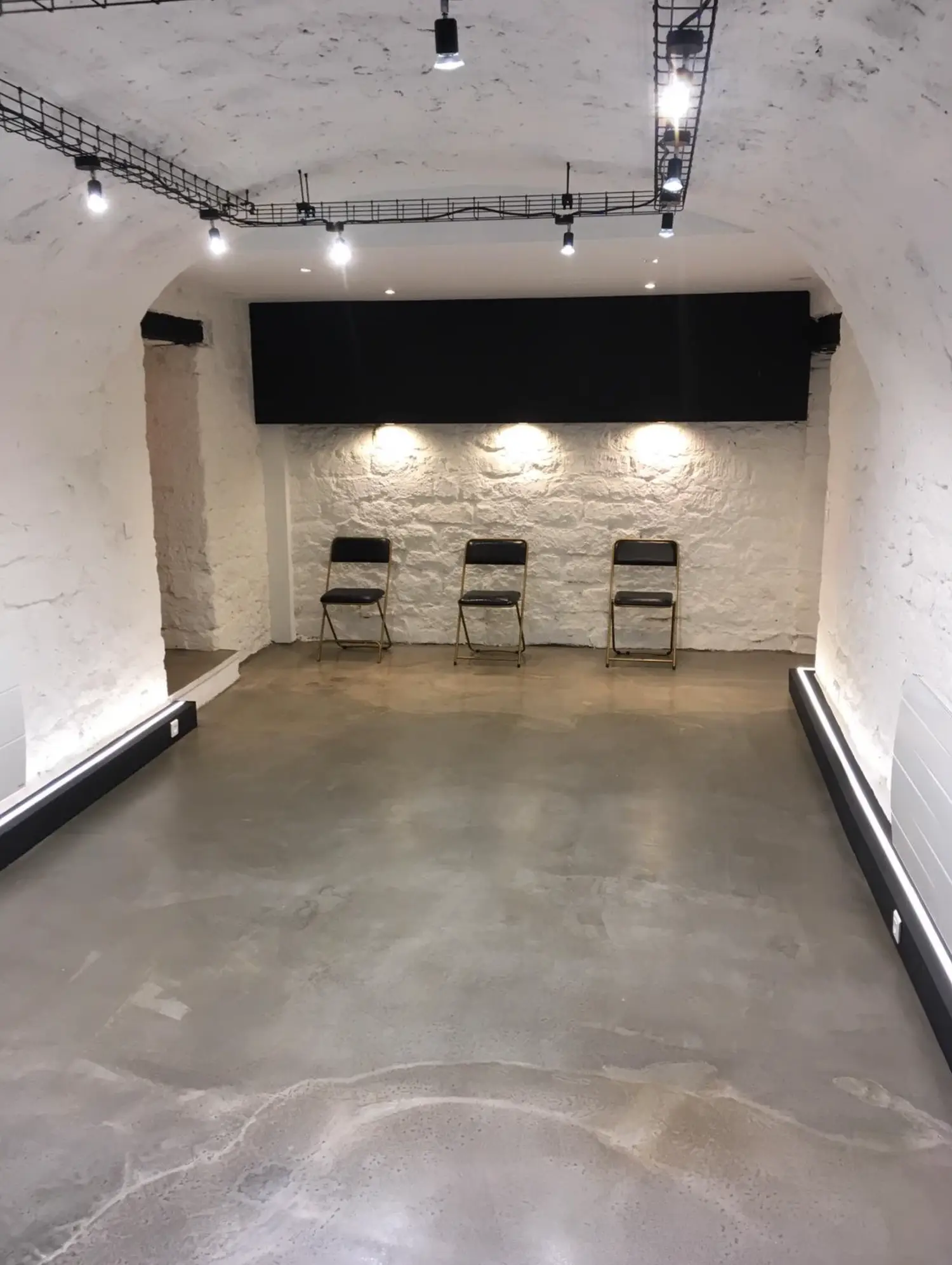 STUDIO ST MAUR SEUL LE REGARD 12