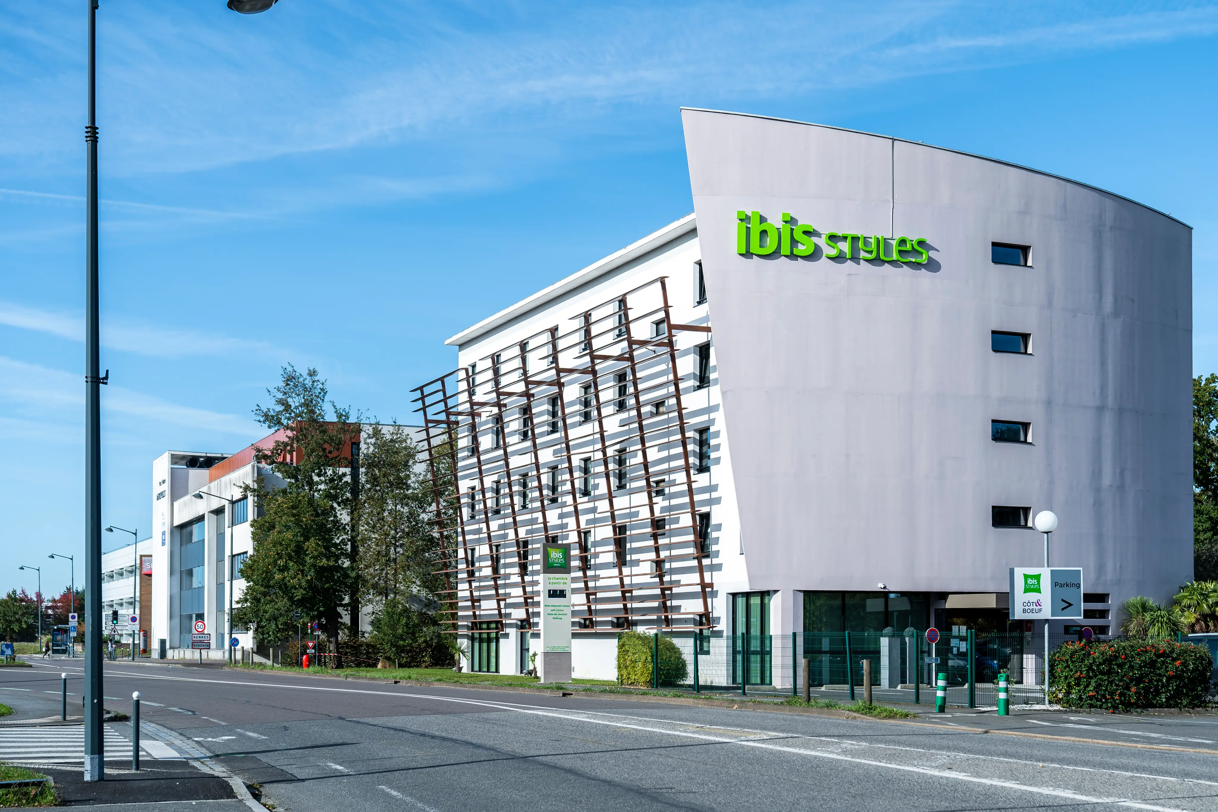 Ibis Styles Rennes Cesson 2