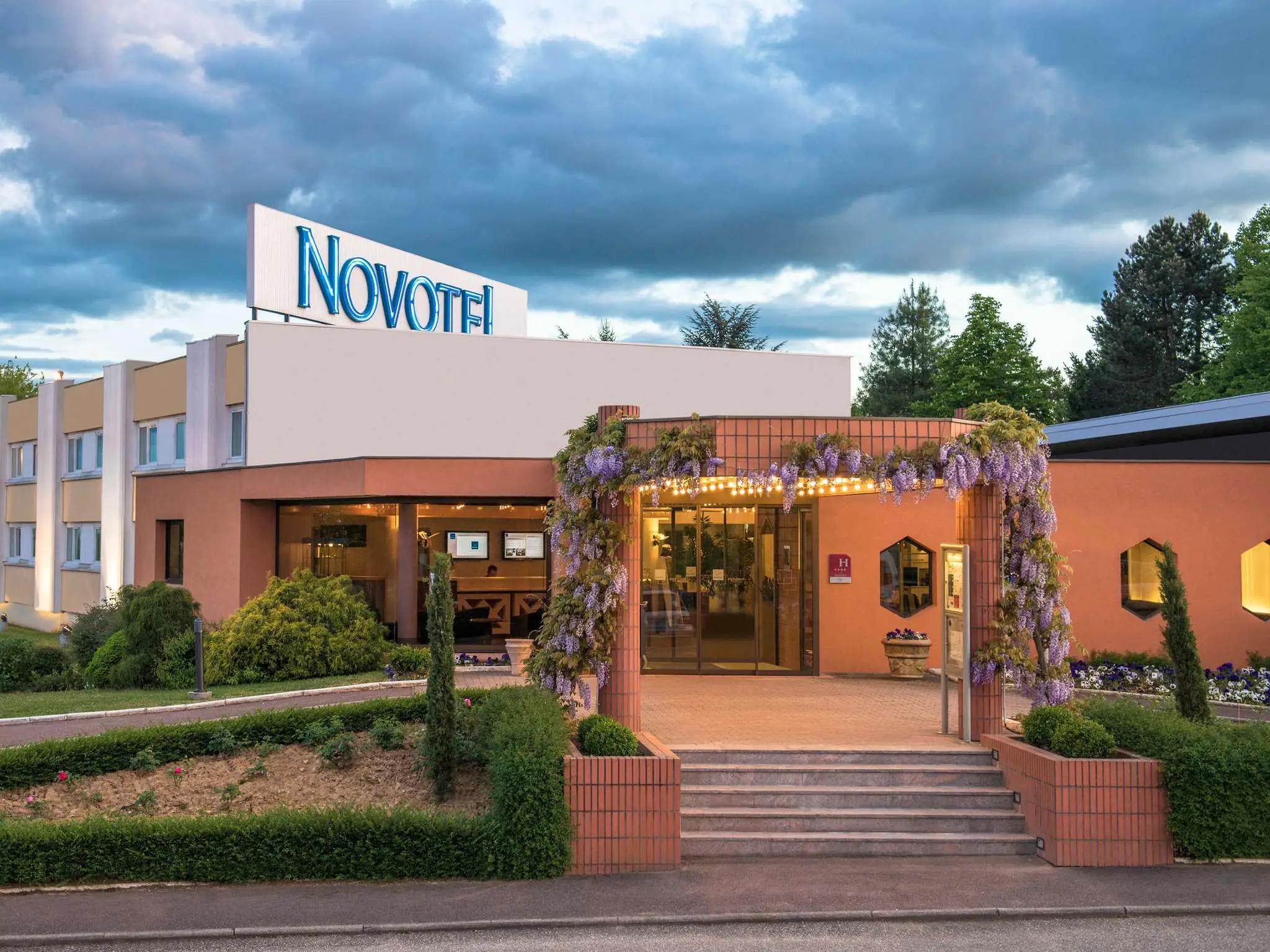 Novotel Mâcon Nord Autoroute du Soleil 5