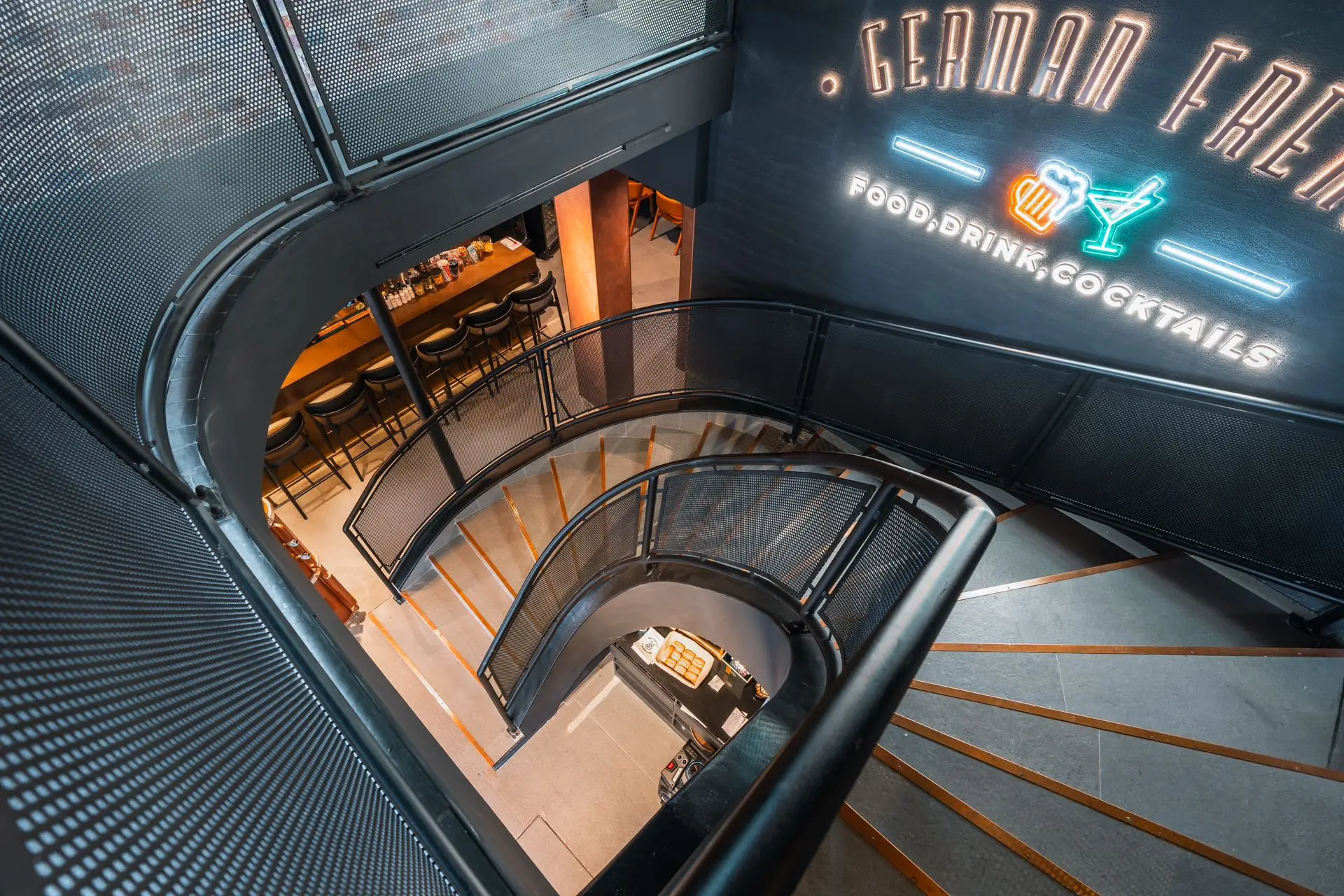 Restaurant Prost & Speakeasy 18