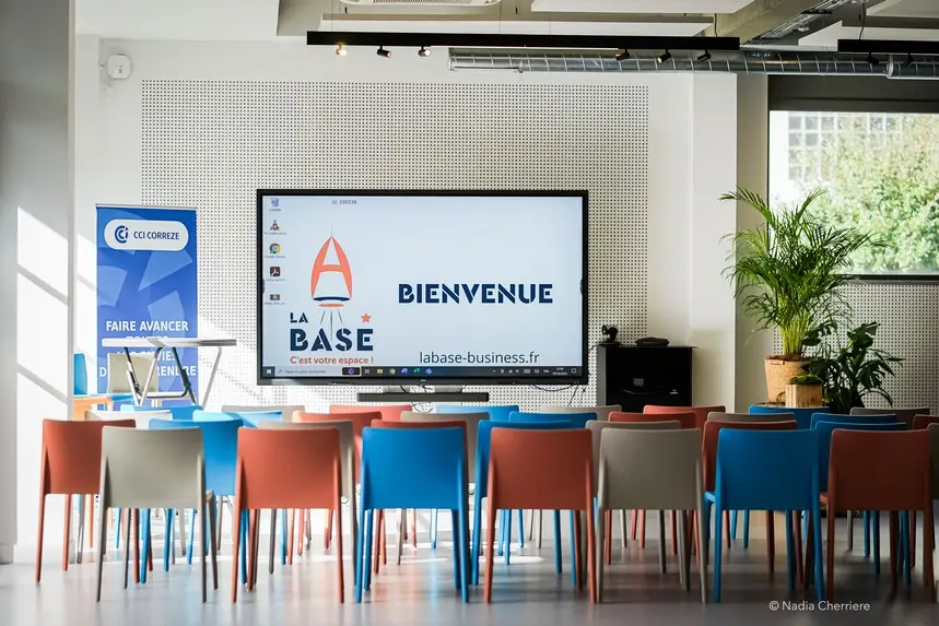 La Base by CCI19 3
