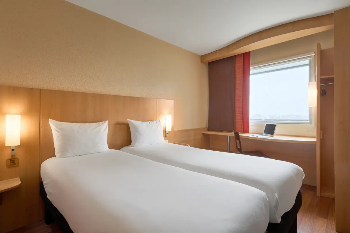 Ibis Paris la Défense Centre 3
