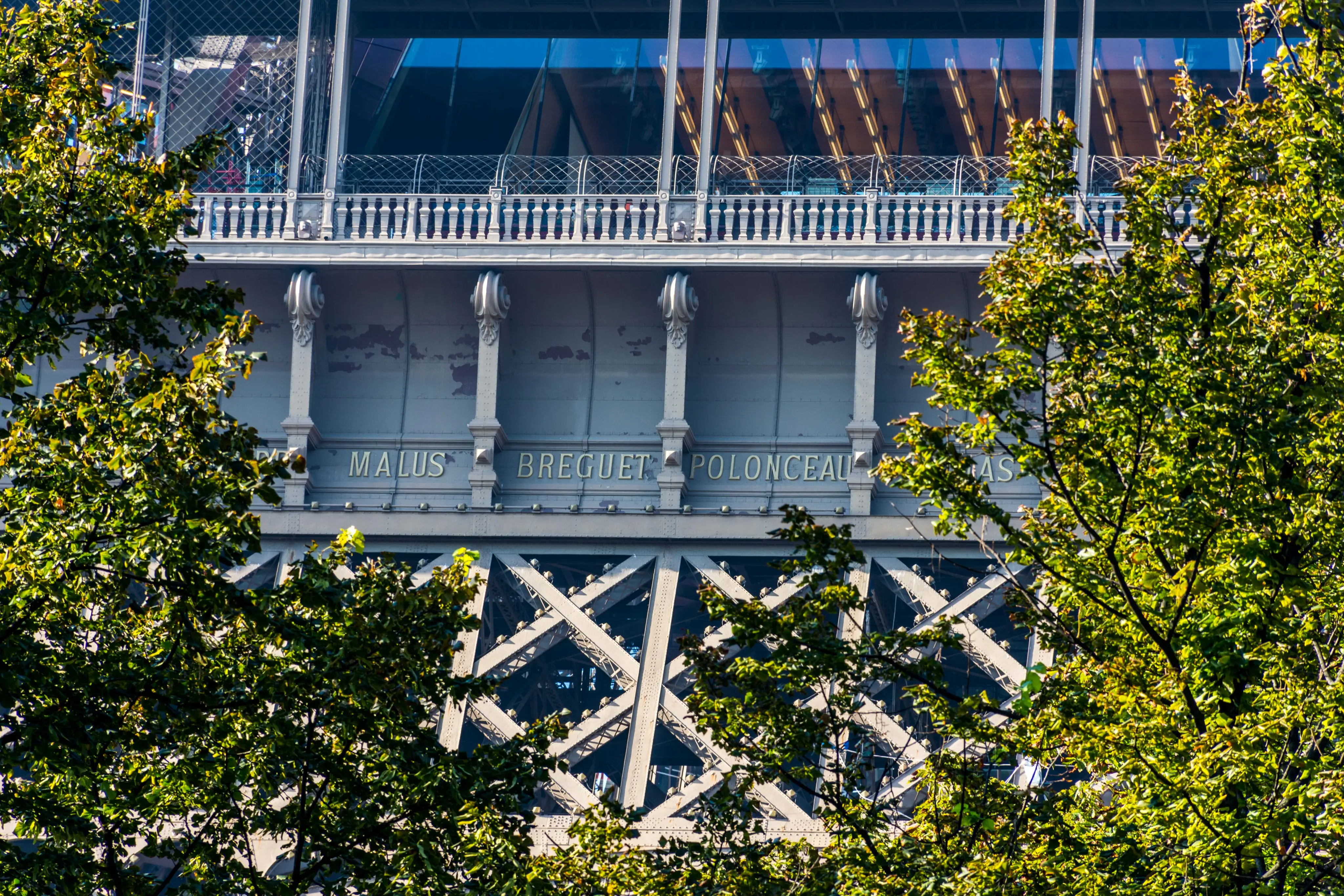 Jeu de piste team building Tour Eiffel 3