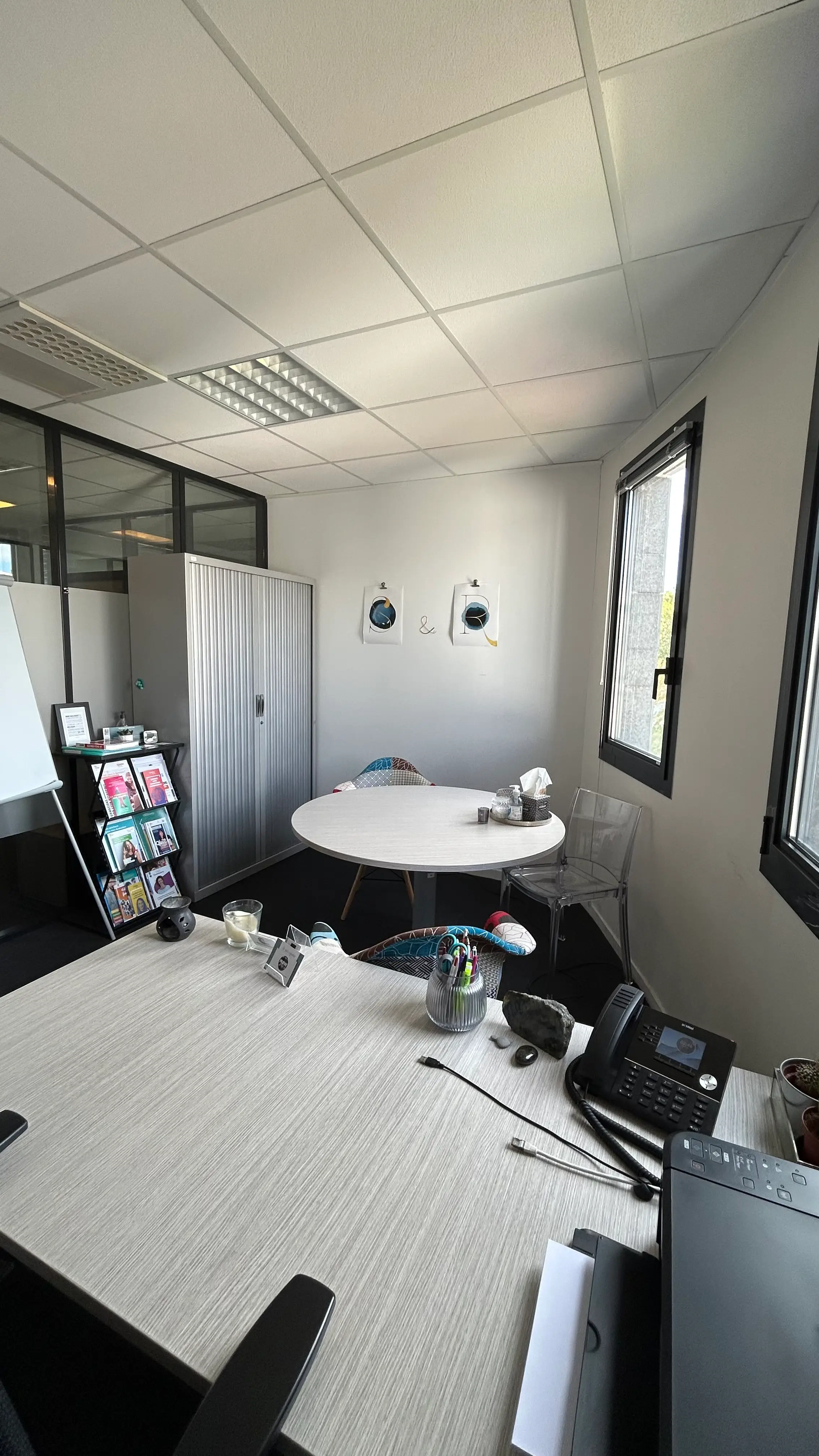 Bureau 406 3