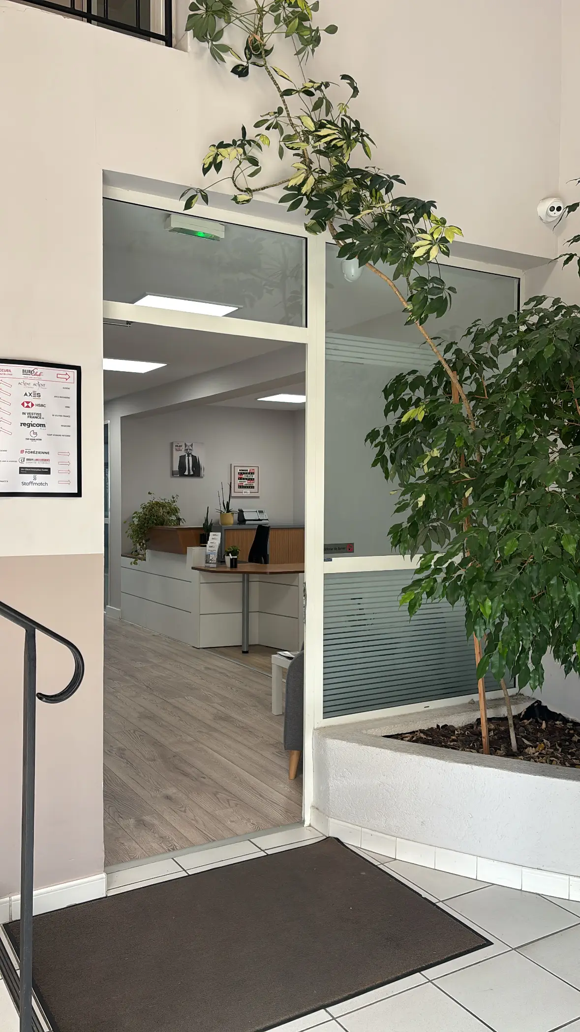 Buro Club Fréjus Puget-sur-Argens 3
