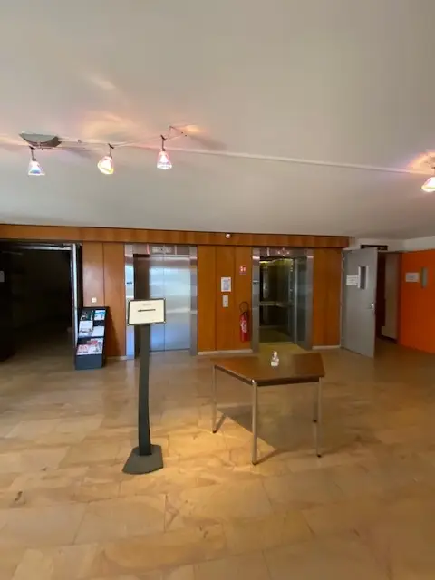 SALLE DE REUNION (salle bleue 2eme étage) 2