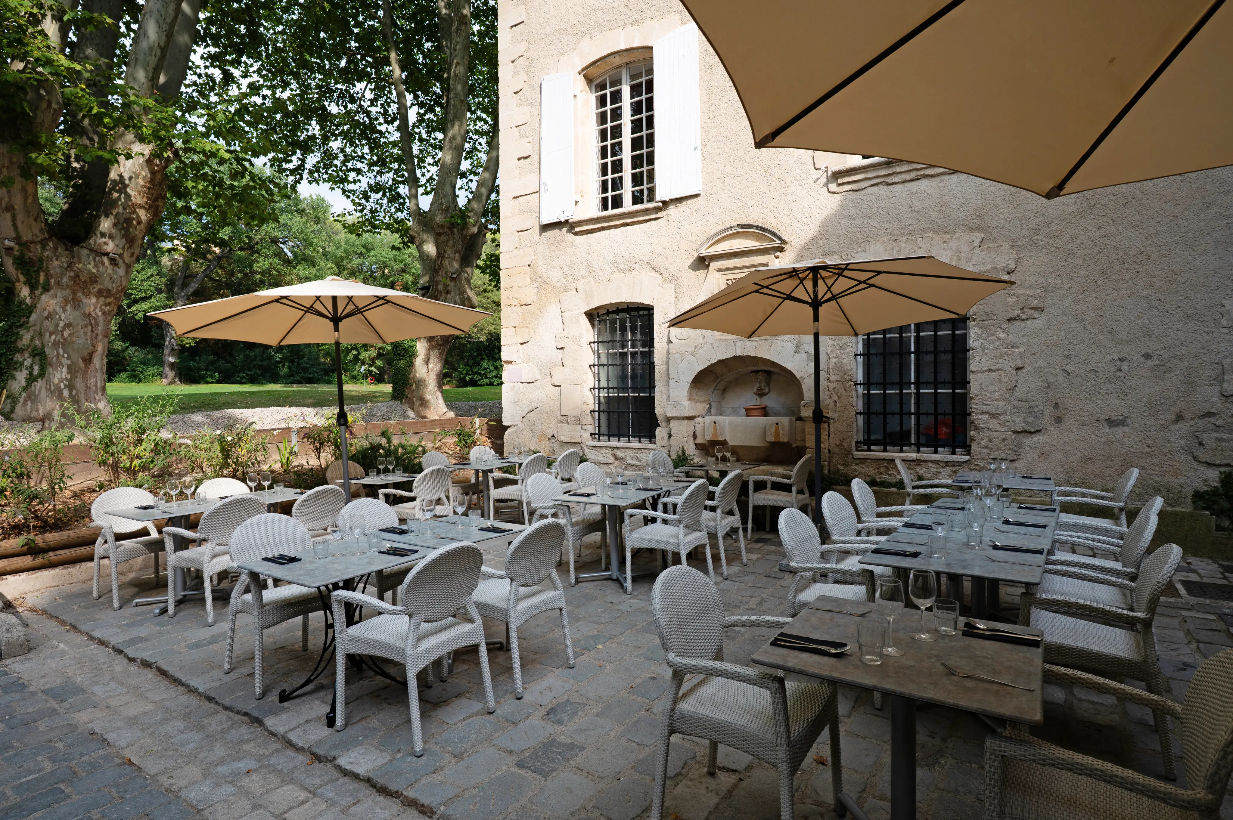 Moulin de Vernègues Hôtel & Spa**** 26