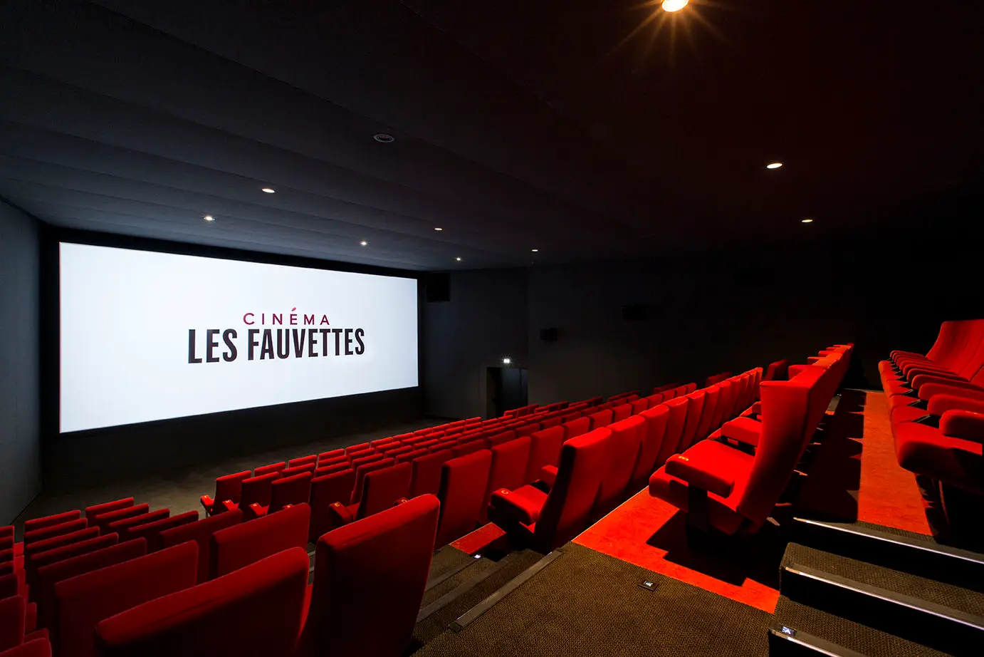 PATHE LES FAUVETTES 7