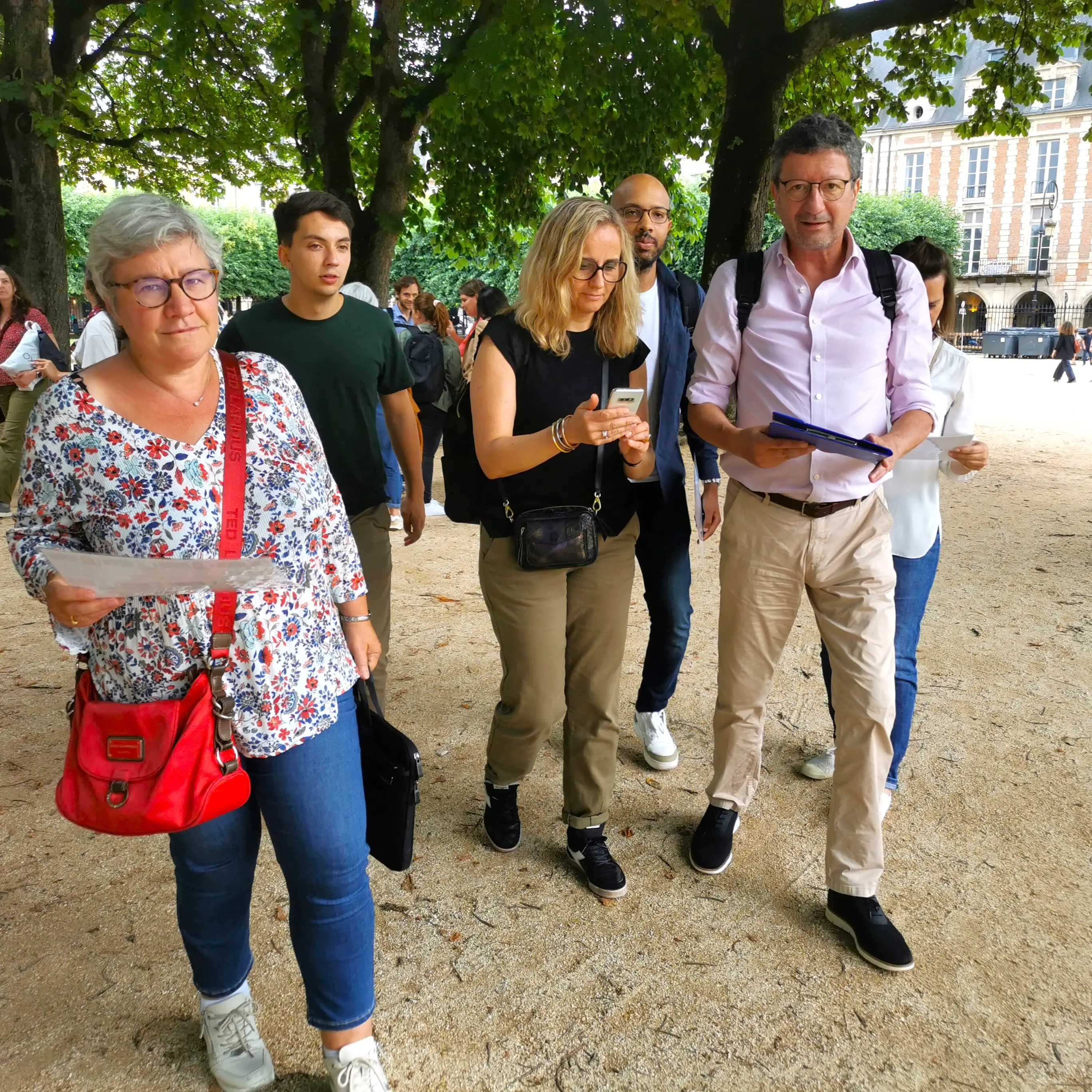Enquête de police dans le Marais 2