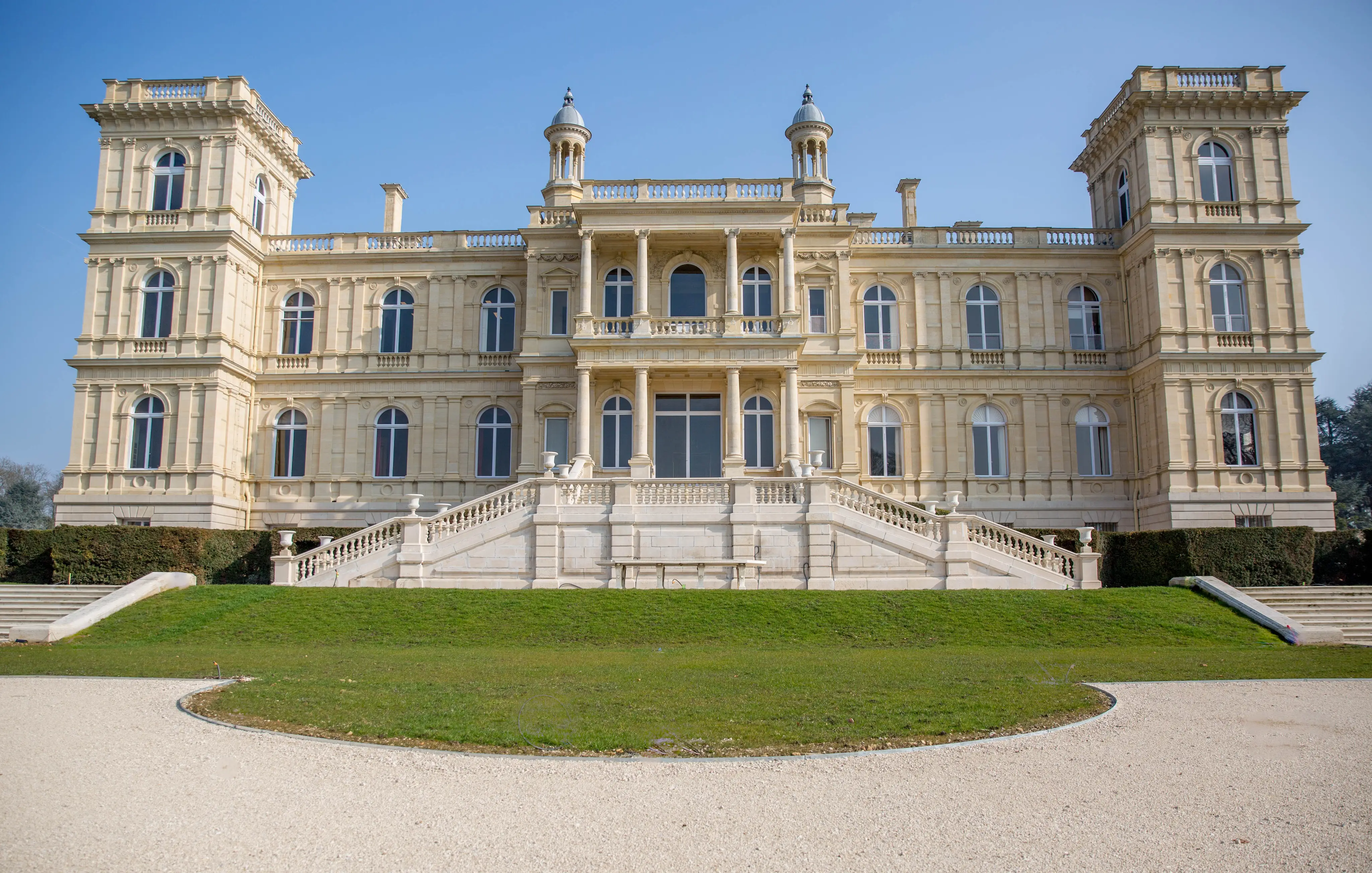 Château de Ferrieres 8