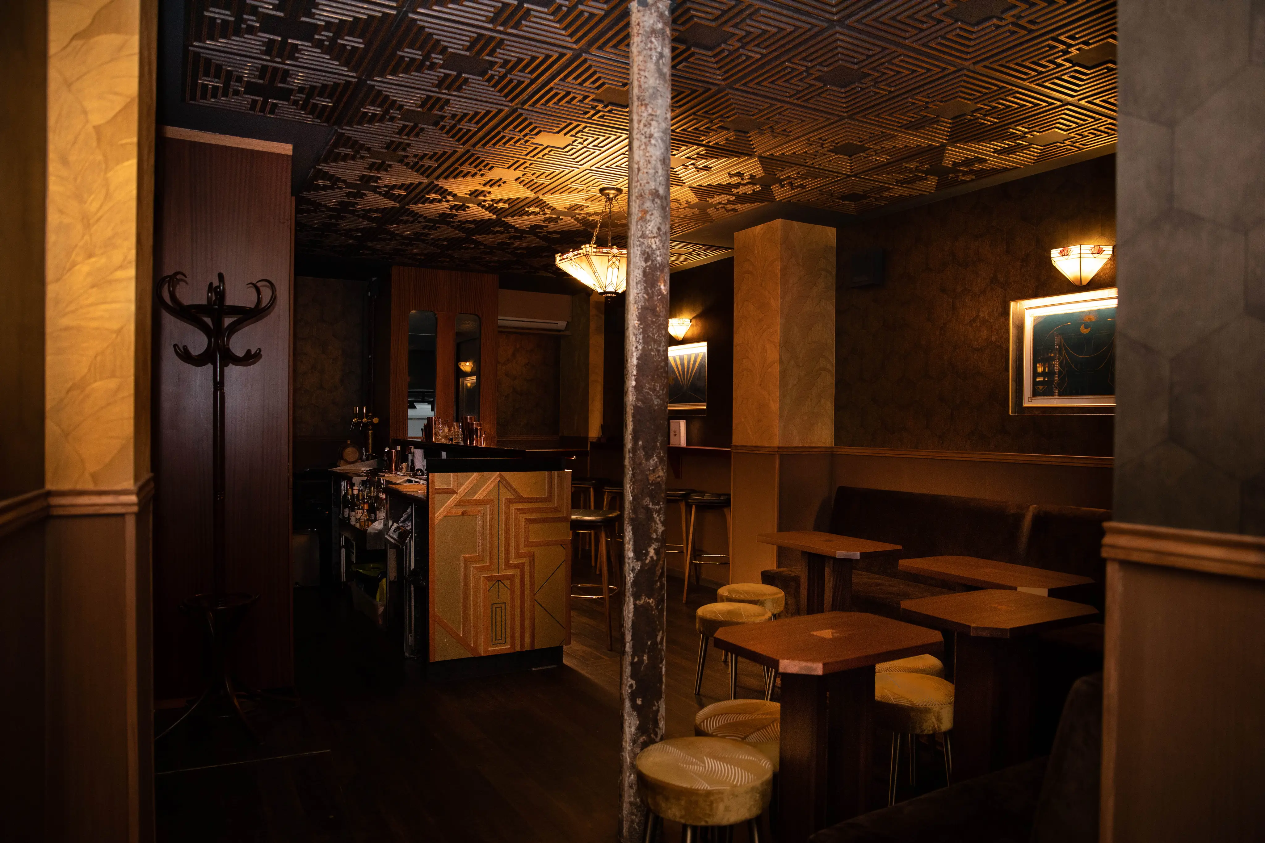 Mobster bar 4