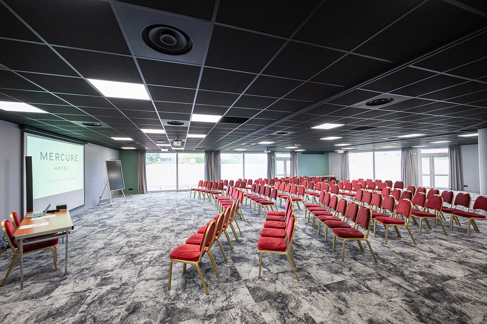 Mercure Lyon Est Villefontaine 11