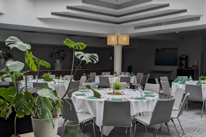 Mercure Caen Centre Port de Plaisance 5