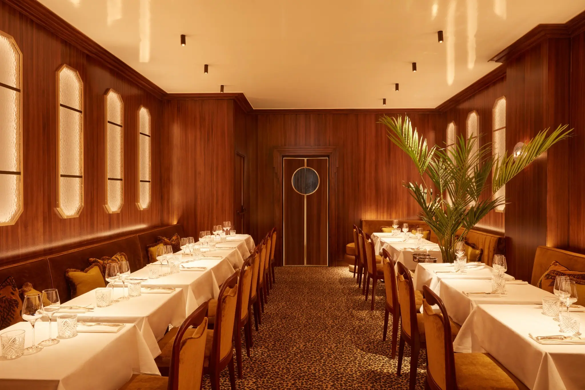 Hollywood Savoy 6