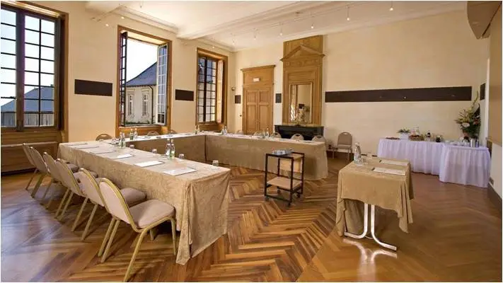 Château Hôtel de Pizay 4