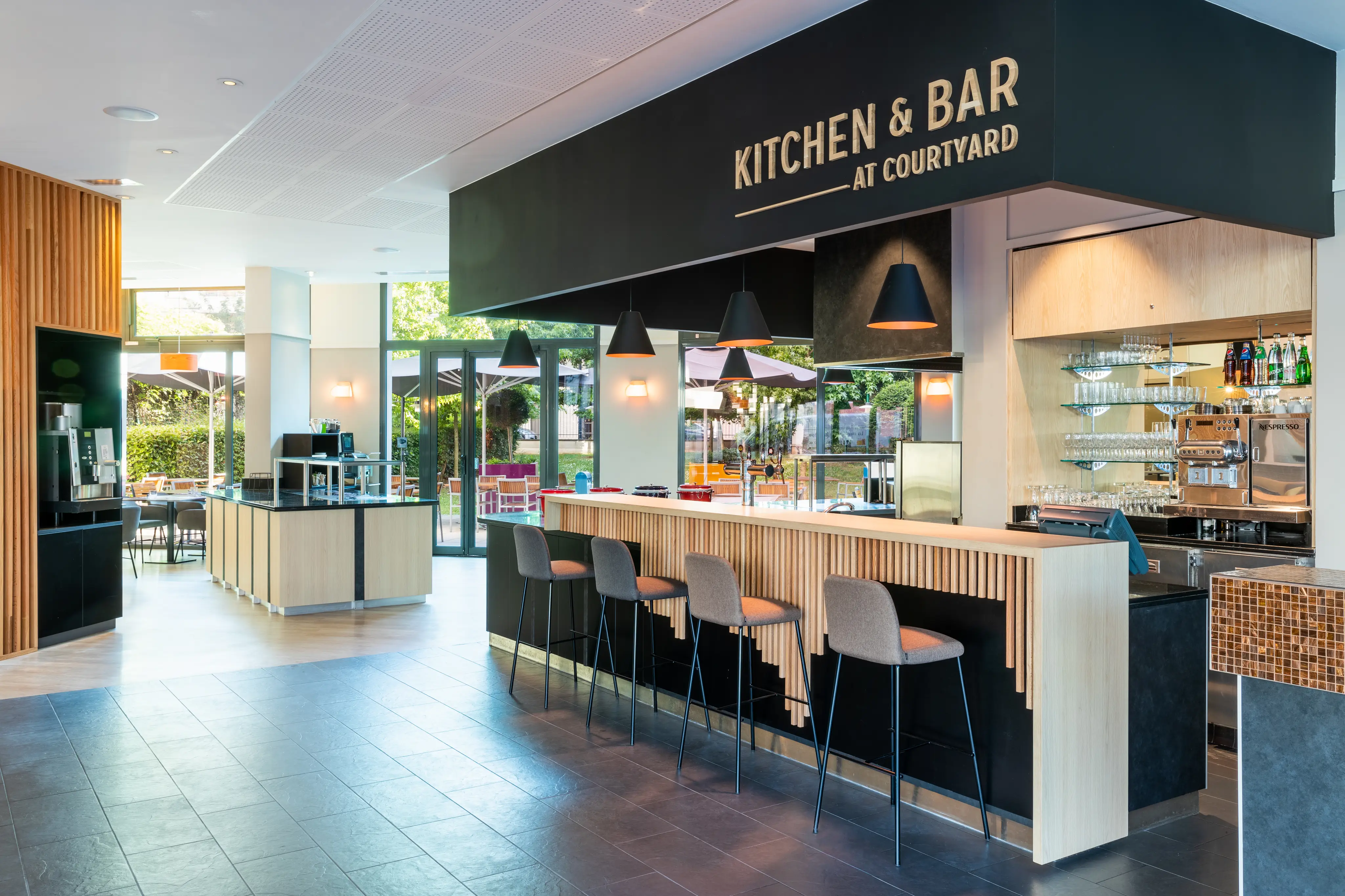 Courtyard by Marriott Paris Saint Denis 16