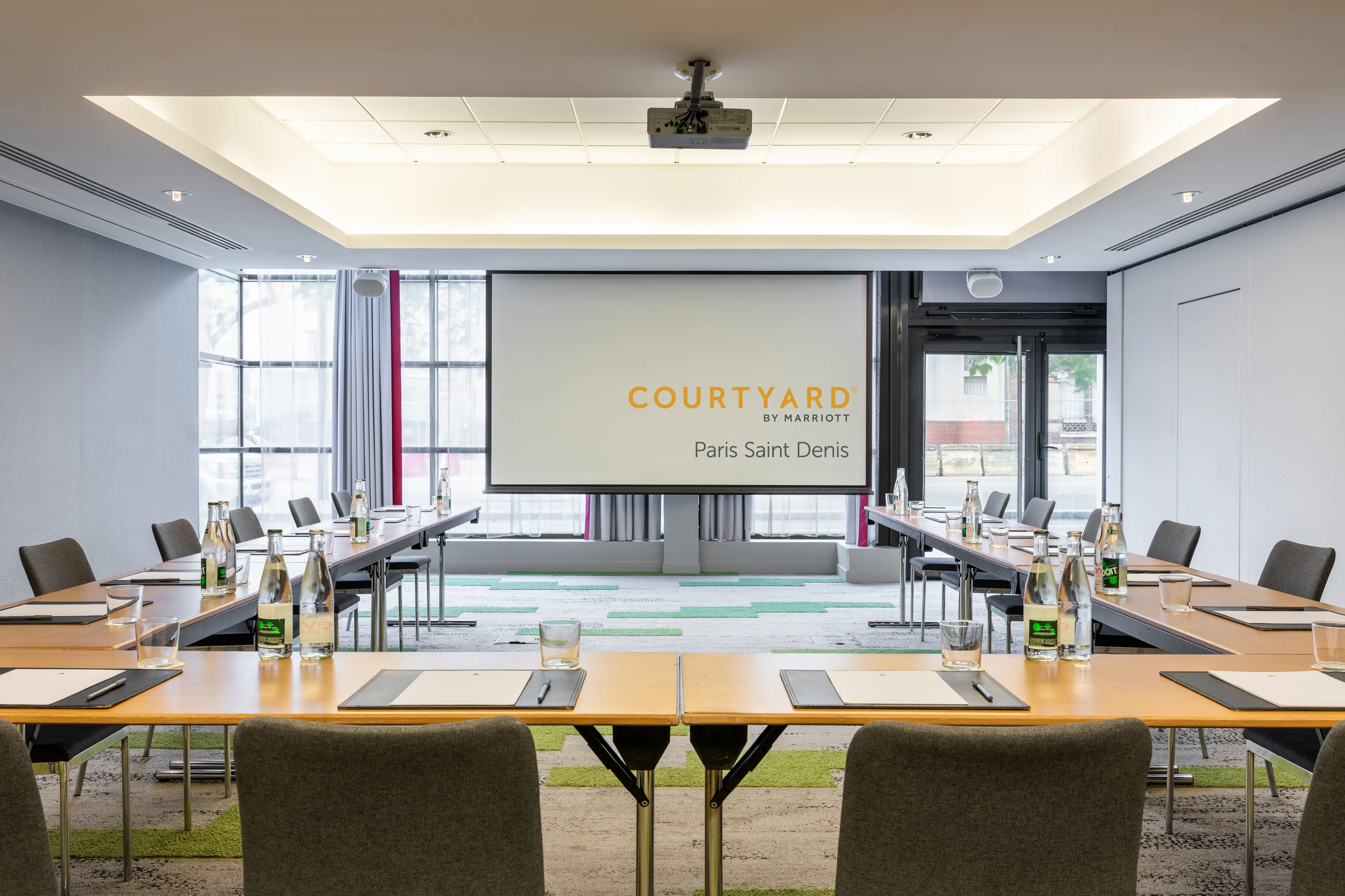 Courtyard by Marriott Paris Saint Denis 18