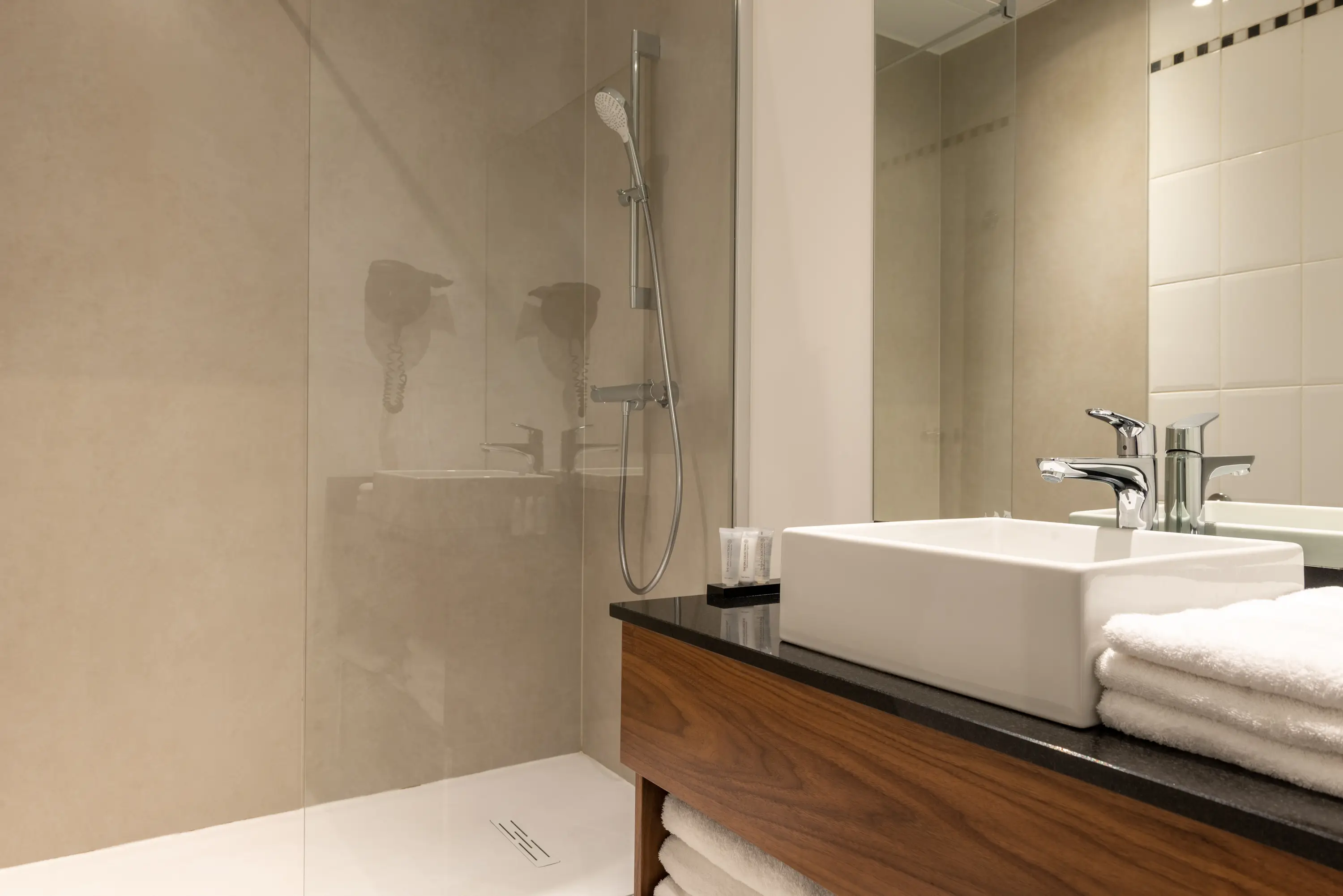 Crowne Plaza Paris République 11