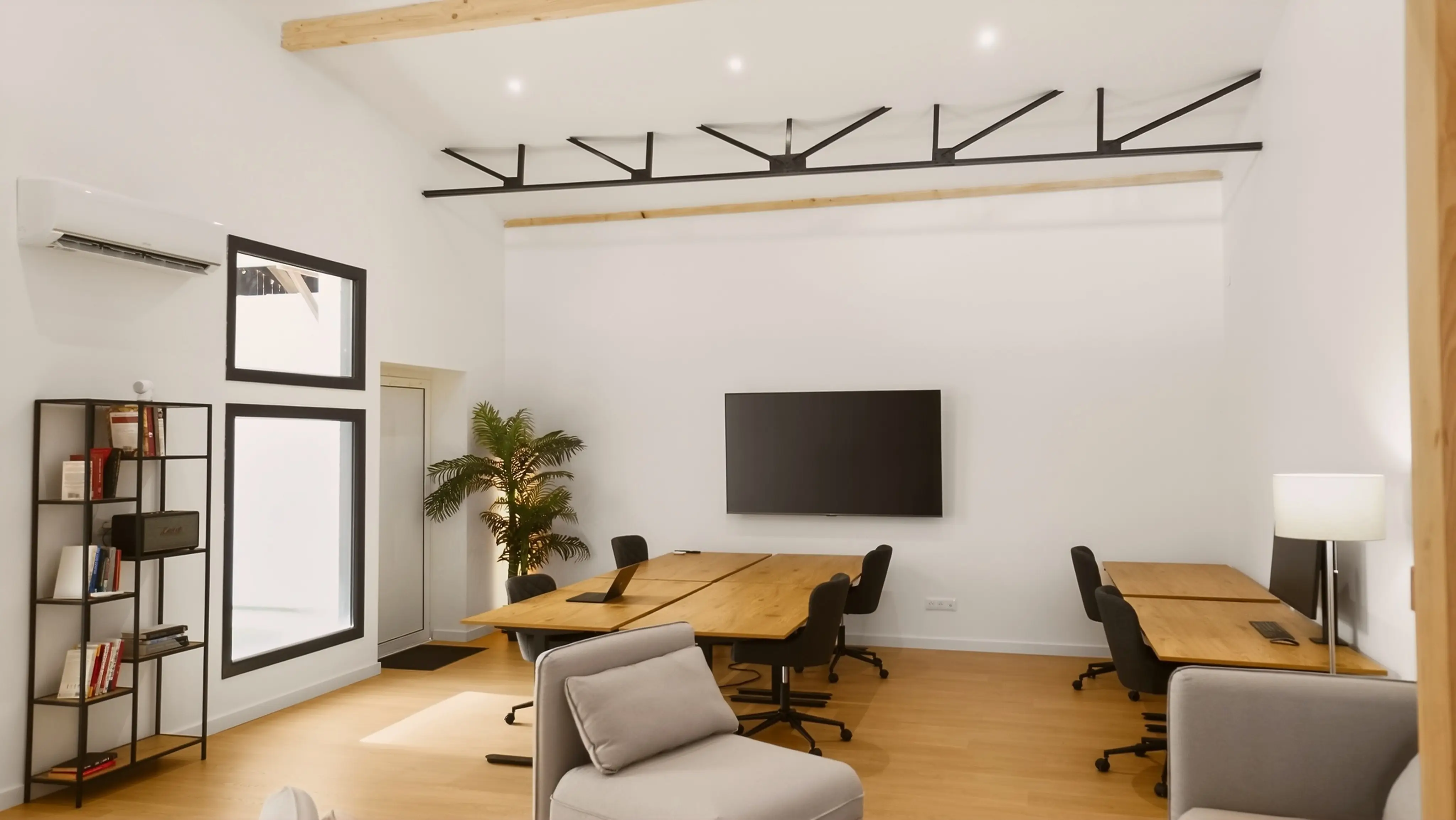 Le hangar - Business center 2