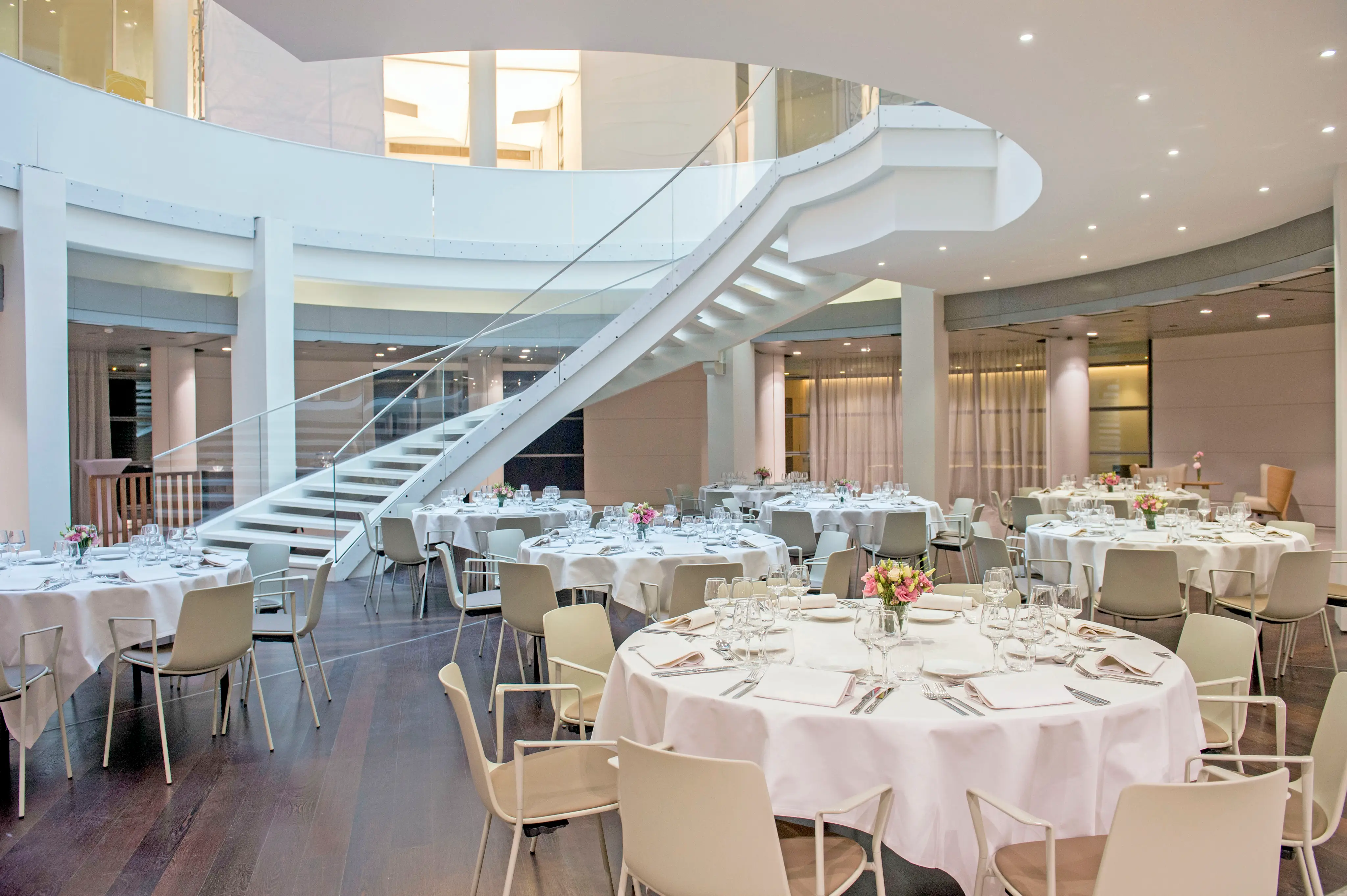Etoile Business Center 14